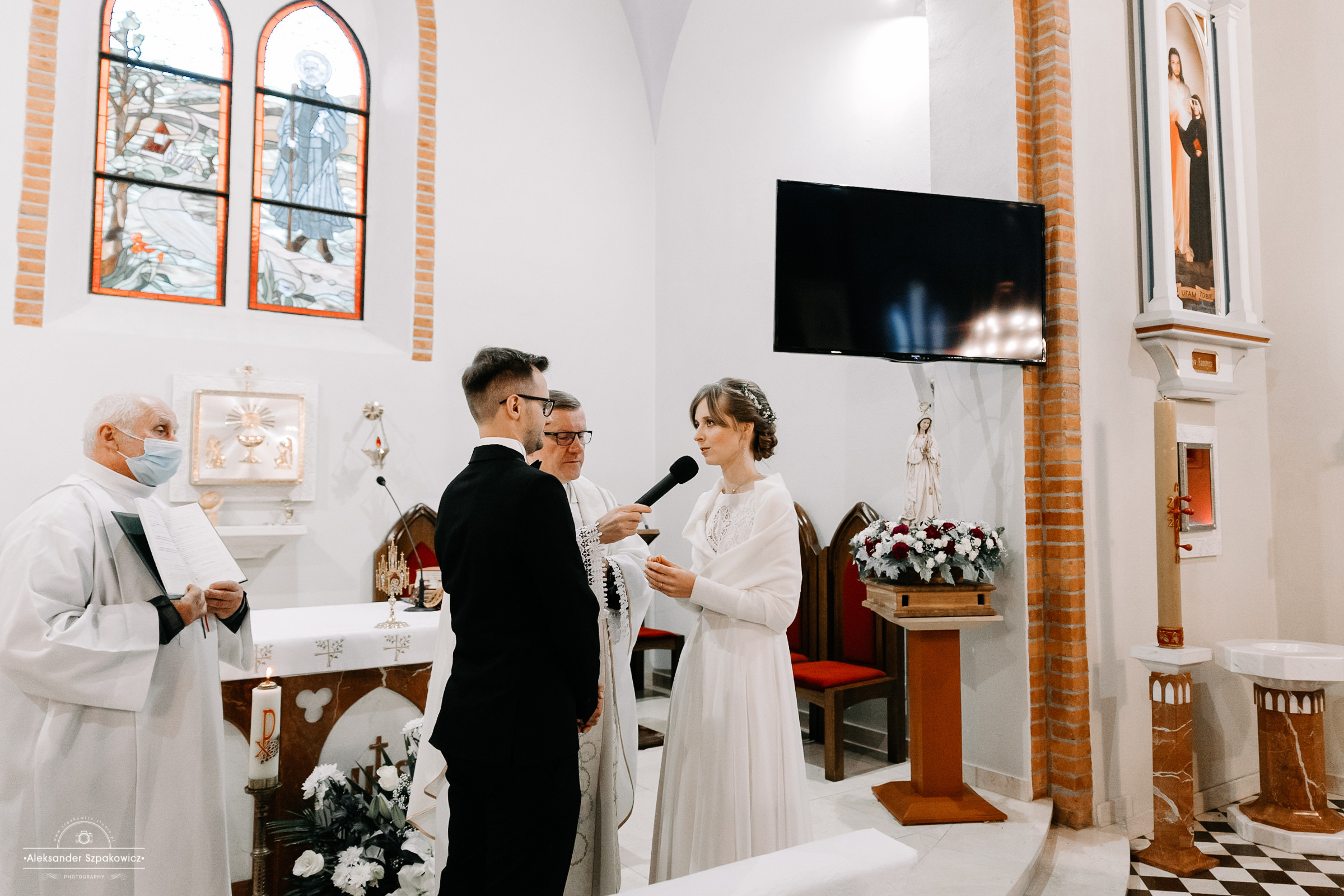 Ceremonia ślubna • Zdjęcia w kościele/USC. Fotograf Ślubny Warszawa - Sesje Biznesowe Rodzinne Eventy