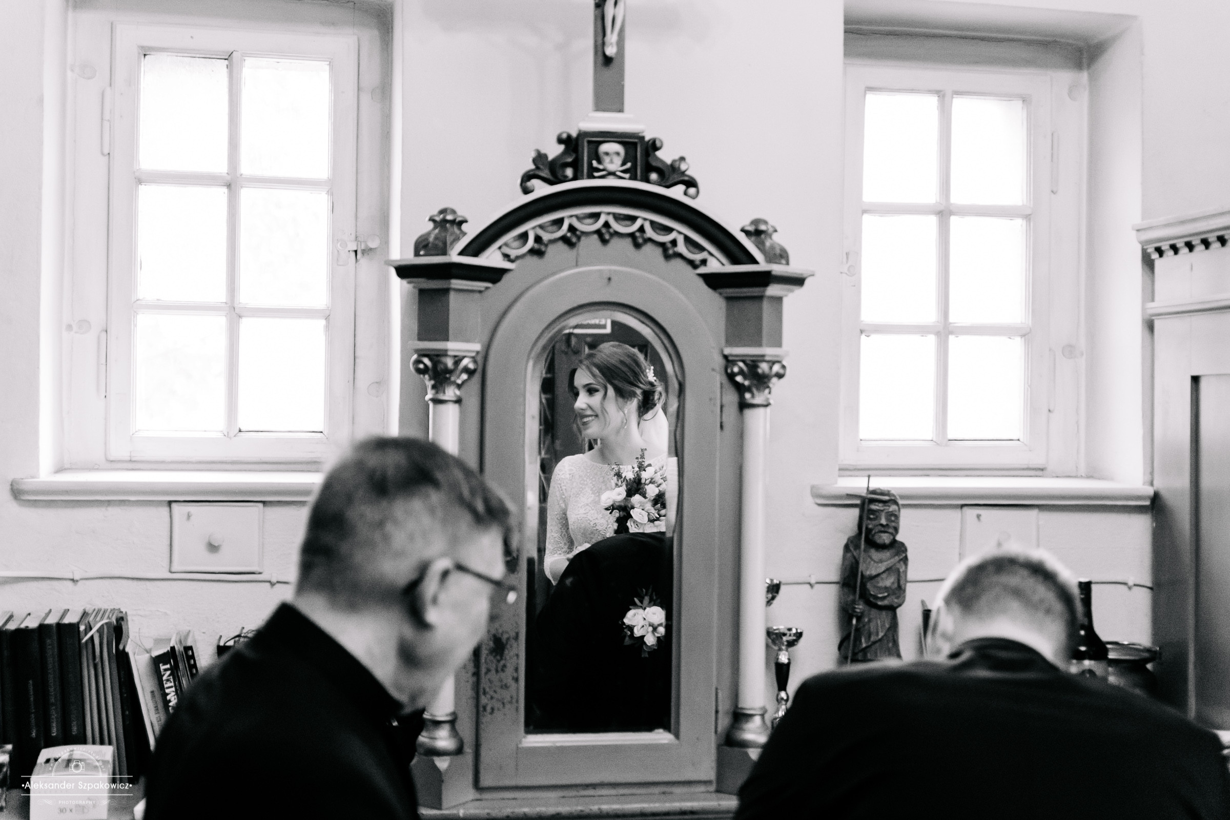 Ceremonia ślubna • Zdjęcia w kościele/USC. Fotograf Ślubny Warszawa - Sesje Biznesowe Rodzinne Eventy