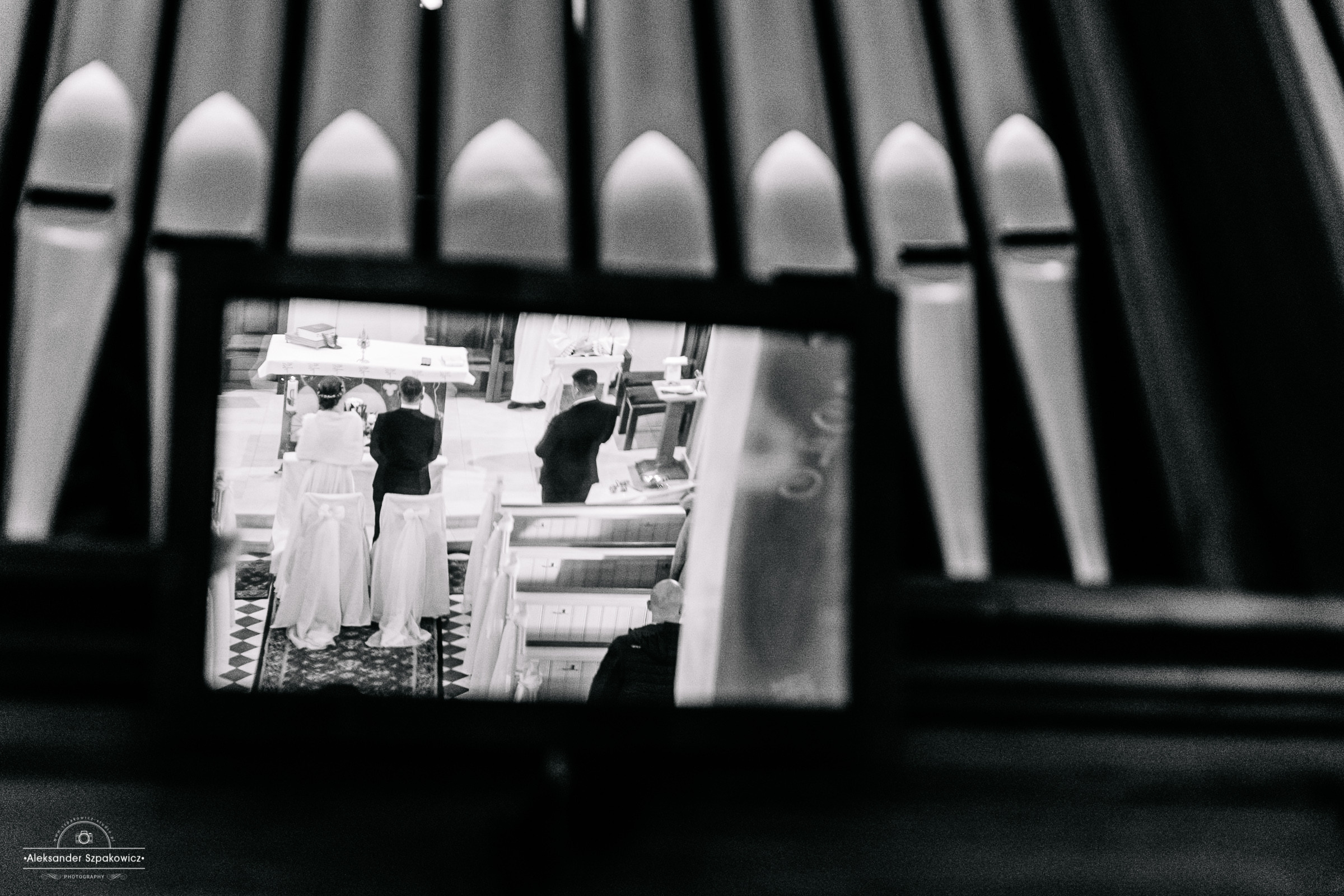 Ceremonia ślubna • Zdjęcia w kościele/USC. Fotograf Ślubny Warszawa - Sesje Biznesowe Rodzinne Eventy