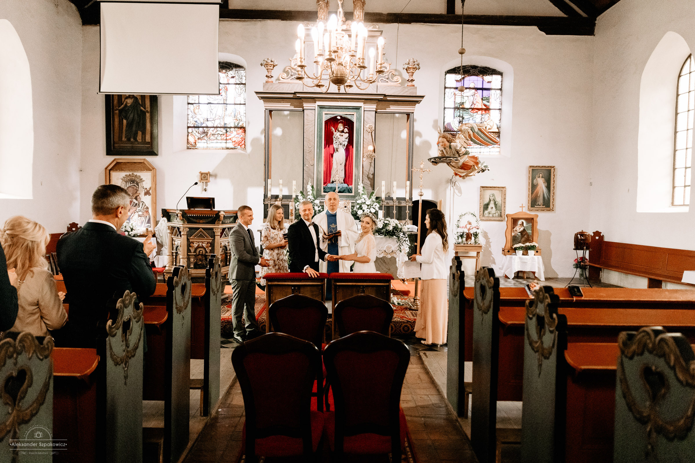 Ceremonia ślubna • Zdjęcia w kościele/USC. Fotograf Ślubny Warszawa - Sesje Biznesowe Rodzinne Eventy