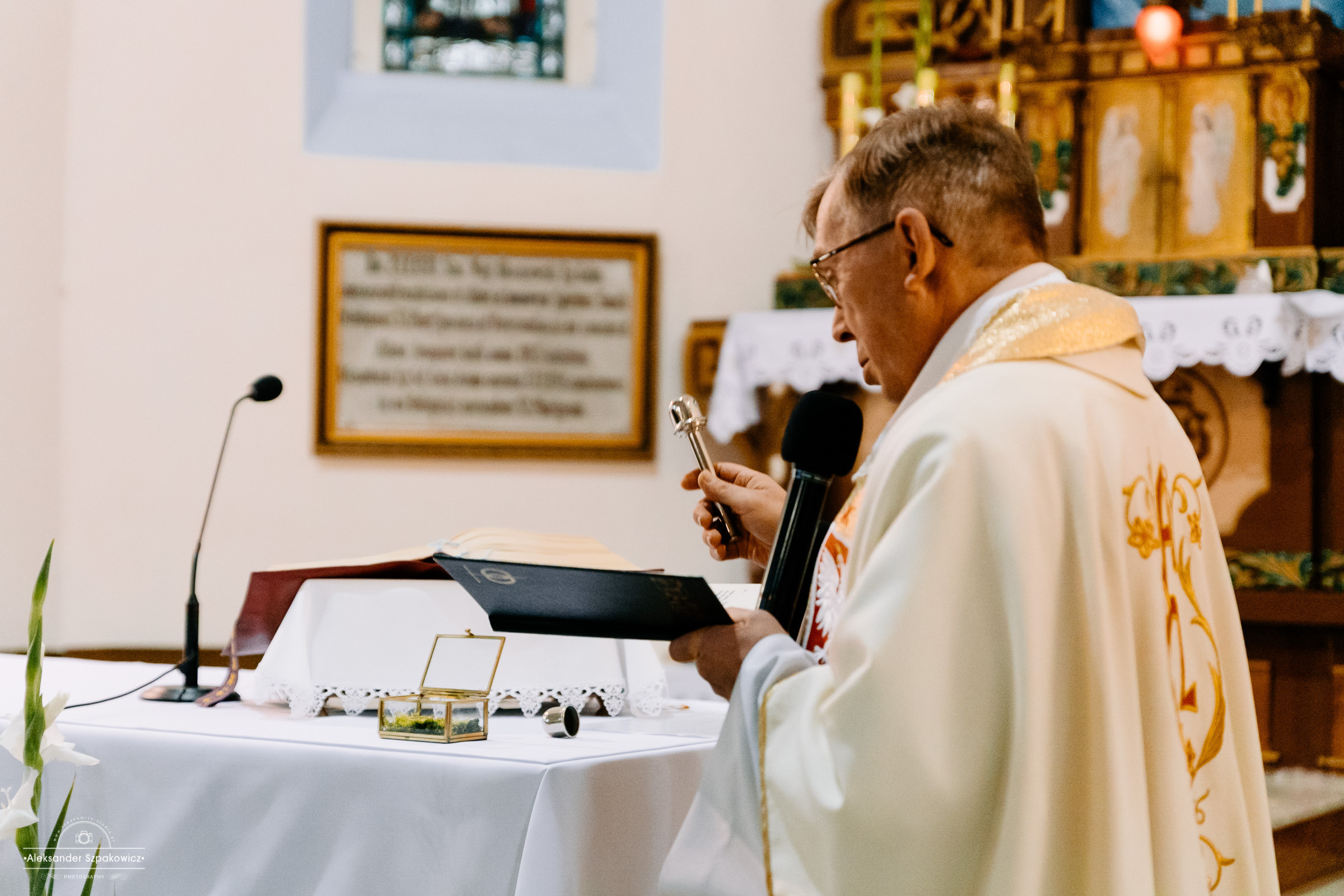 Ceremonia ślubna • Zdjęcia w kościele/USC. Fotograf Ślubny Warszawa - Sesje Biznesowe Rodzinne Eventy