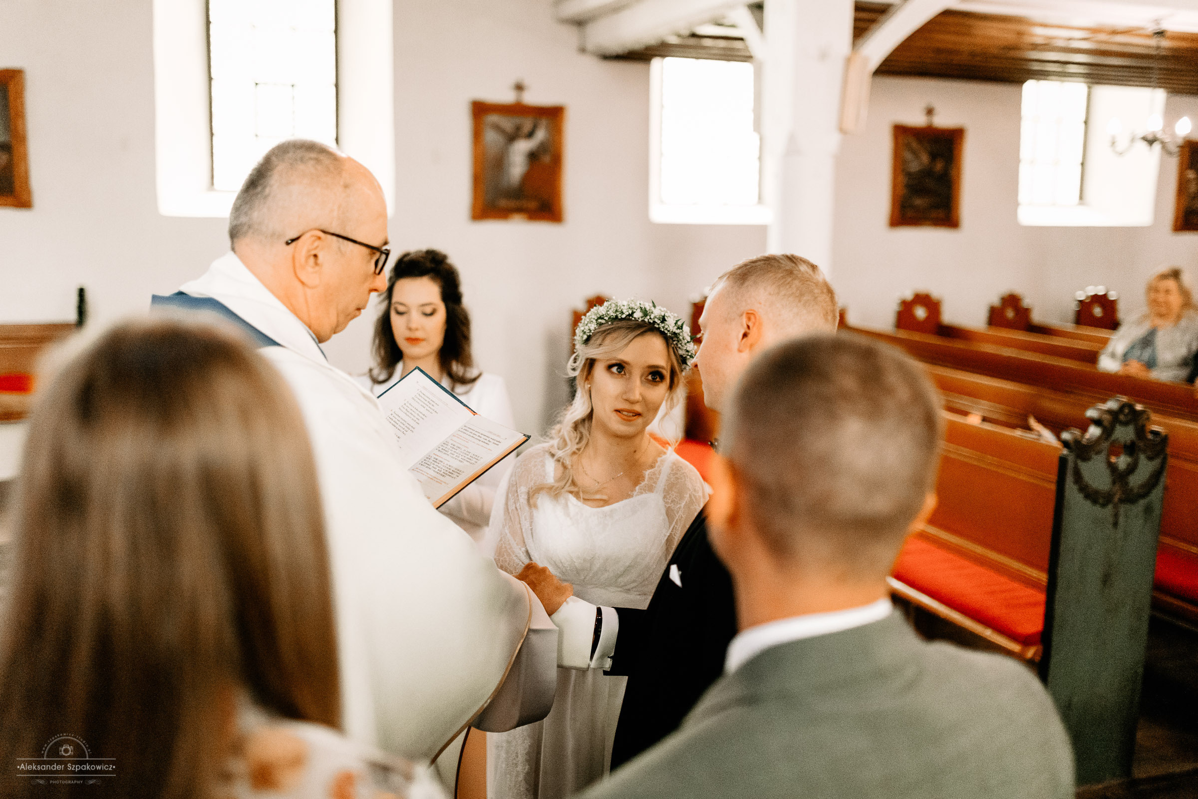 Ceremonia ślubna • Zdjęcia w kościele/USC. Fotograf Ślubny Warszawa - Sesje Biznesowe Rodzinne Eventy