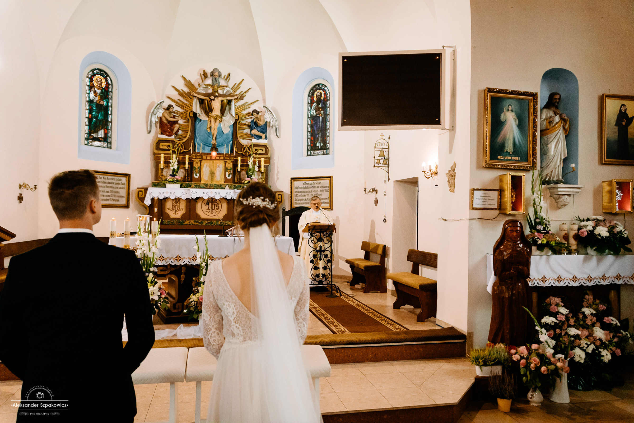 Ceremonia ślubna • Zdjęcia w kościele/USC. Fotograf Ślubny Warszawa - Sesje Biznesowe Rodzinne Eventy