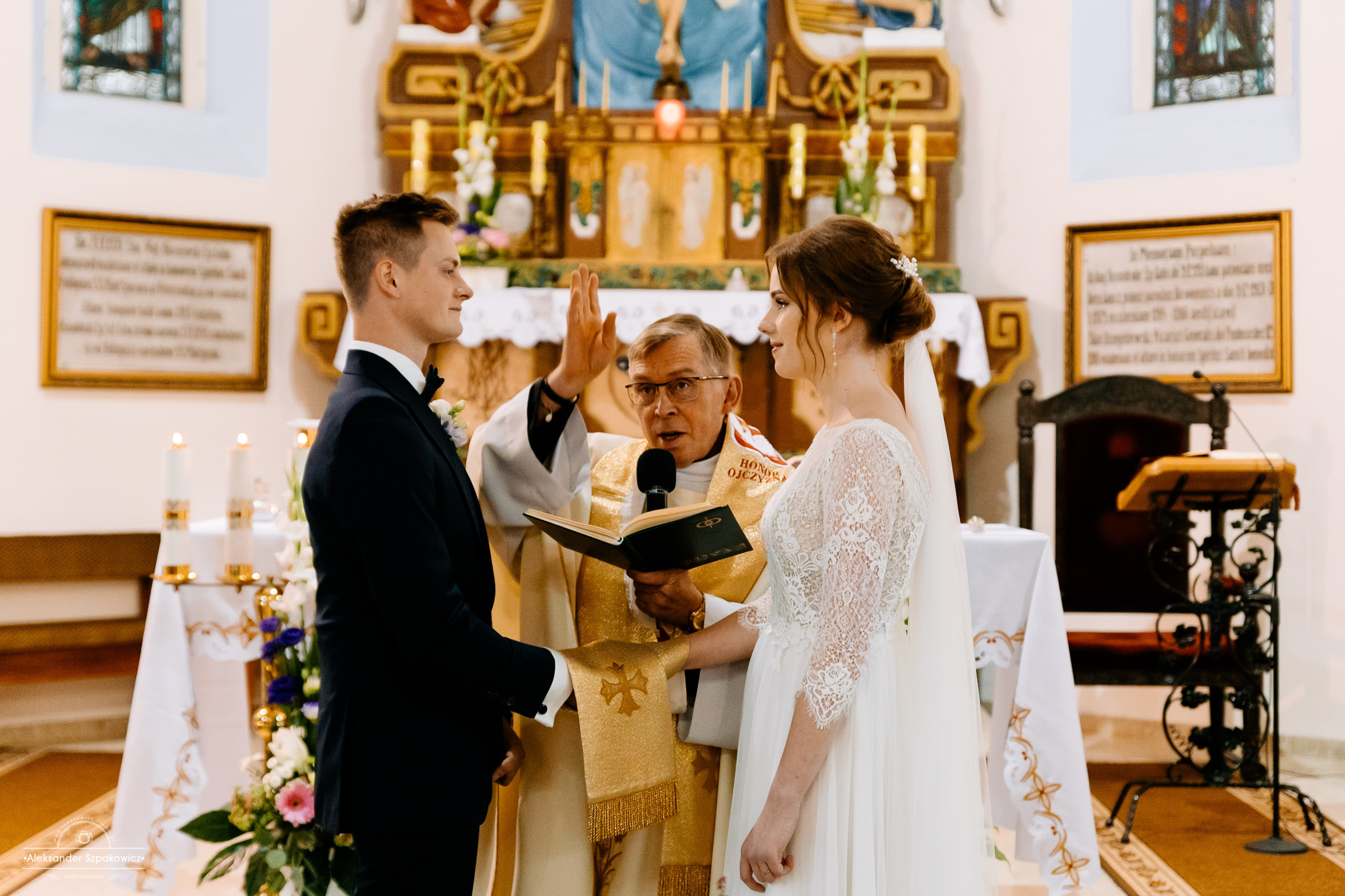 Ceremonia ślubna • Zdjęcia w kościele/USC. Fotograf Ślubny Warszawa - Sesje Biznesowe Rodzinne Eventy