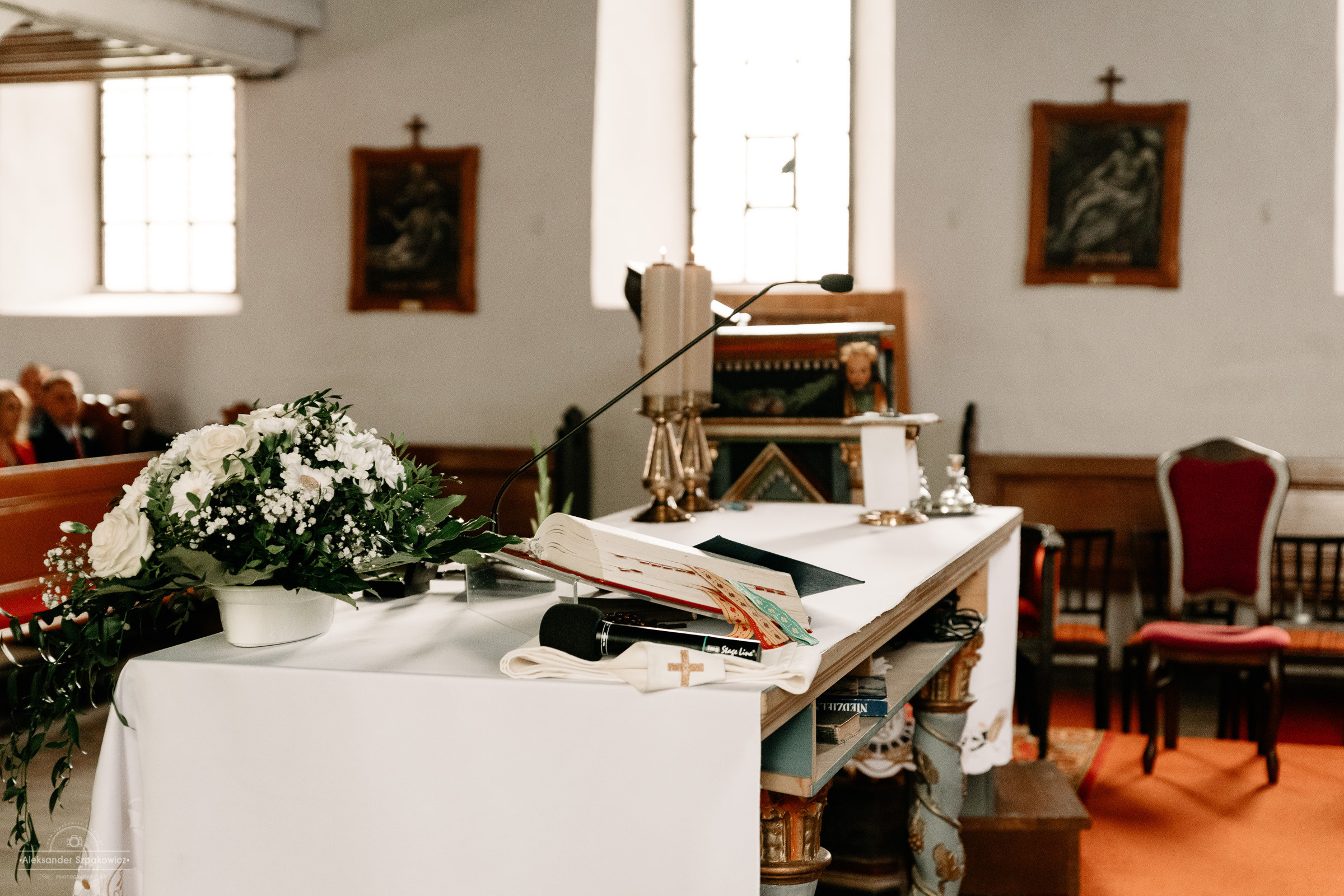 Ceremonia ślubna • Zdjęcia w kościele/USC. Fotograf Ślubny Warszawa - Sesje Biznesowe Rodzinne Eventy