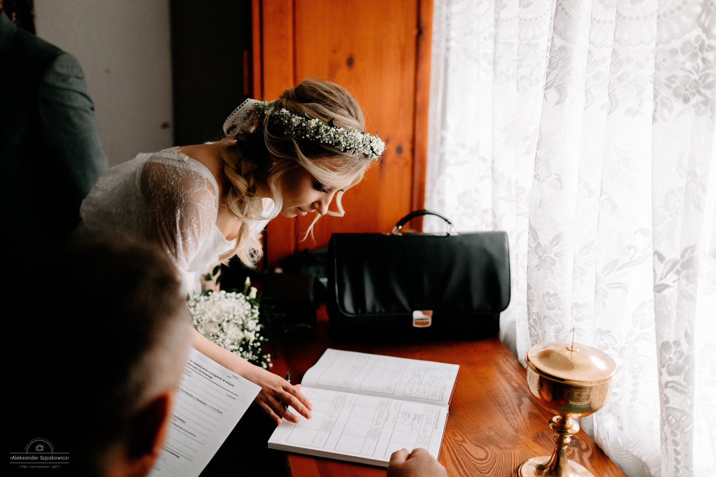 Ceremonia ślubna • Zdjęcia w kościele/USC. Fotograf Ślubny Warszawa - Sesje Biznesowe Rodzinne Eventy