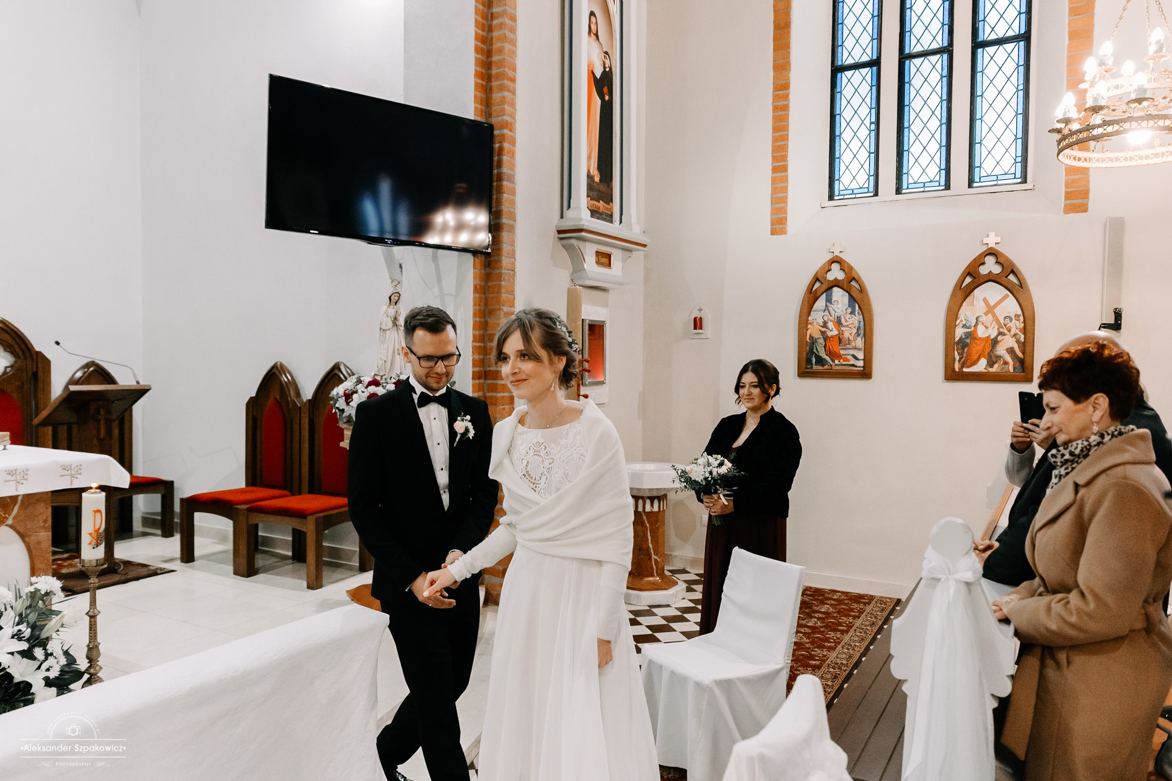 Ceremonia ślubna • Zdjęcia w kościele/USC. Fotograf Ślubny Warszawa - Sesje Biznesowe Rodzinne Eventy