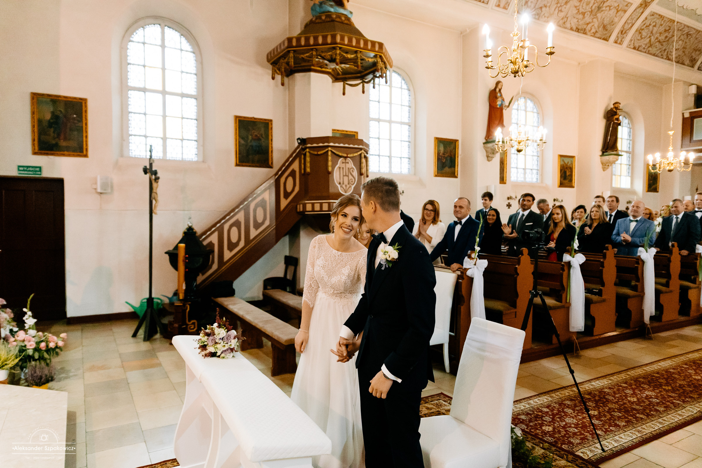 Ceremonia ślubna • Zdjęcia w kościele/USC. Fotograf Ślubny Warszawa - Sesje Biznesowe Rodzinne Eventy
