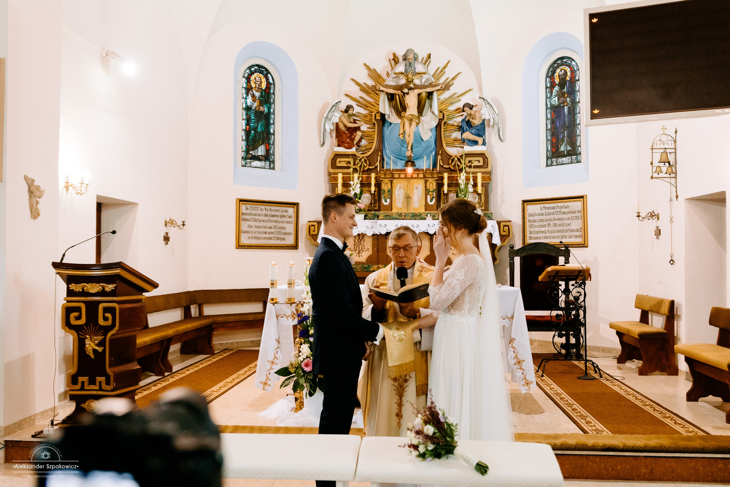 Ceremonia ślubna • Zdjęcia w kościele/USC. Fotograf Ślubny Warszawa - Sesje Biznesowe Rodzinne Eventy