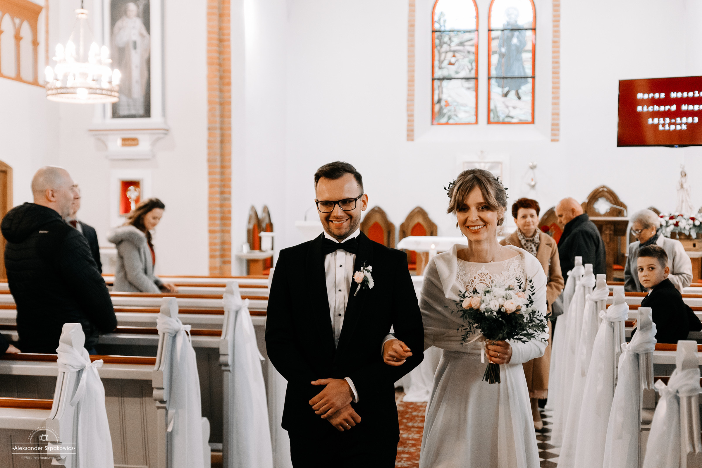 Ceremonia ślubna • Zdjęcia w kościele/USC. Fotograf Ślubny Warszawa - Sesje Biznesowe Rodzinne Eventy