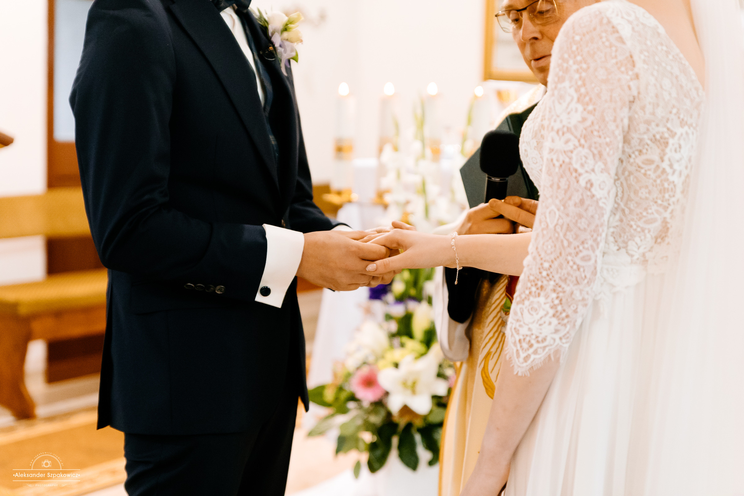 Ceremonia ślubna • Zdjęcia w kościele/USC. Fotograf Ślubny Warszawa - Sesje Biznesowe Rodzinne Eventy