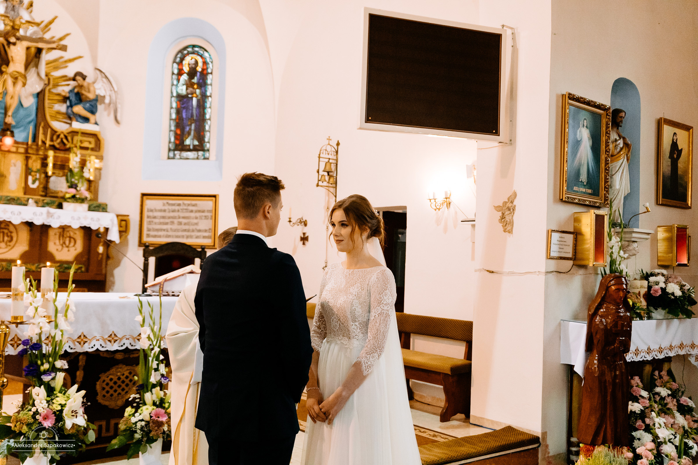 Ceremonia ślubna • Zdjęcia w kościele/USC. Fotograf Ślubny Warszawa - Sesje Biznesowe Rodzinne Eventy