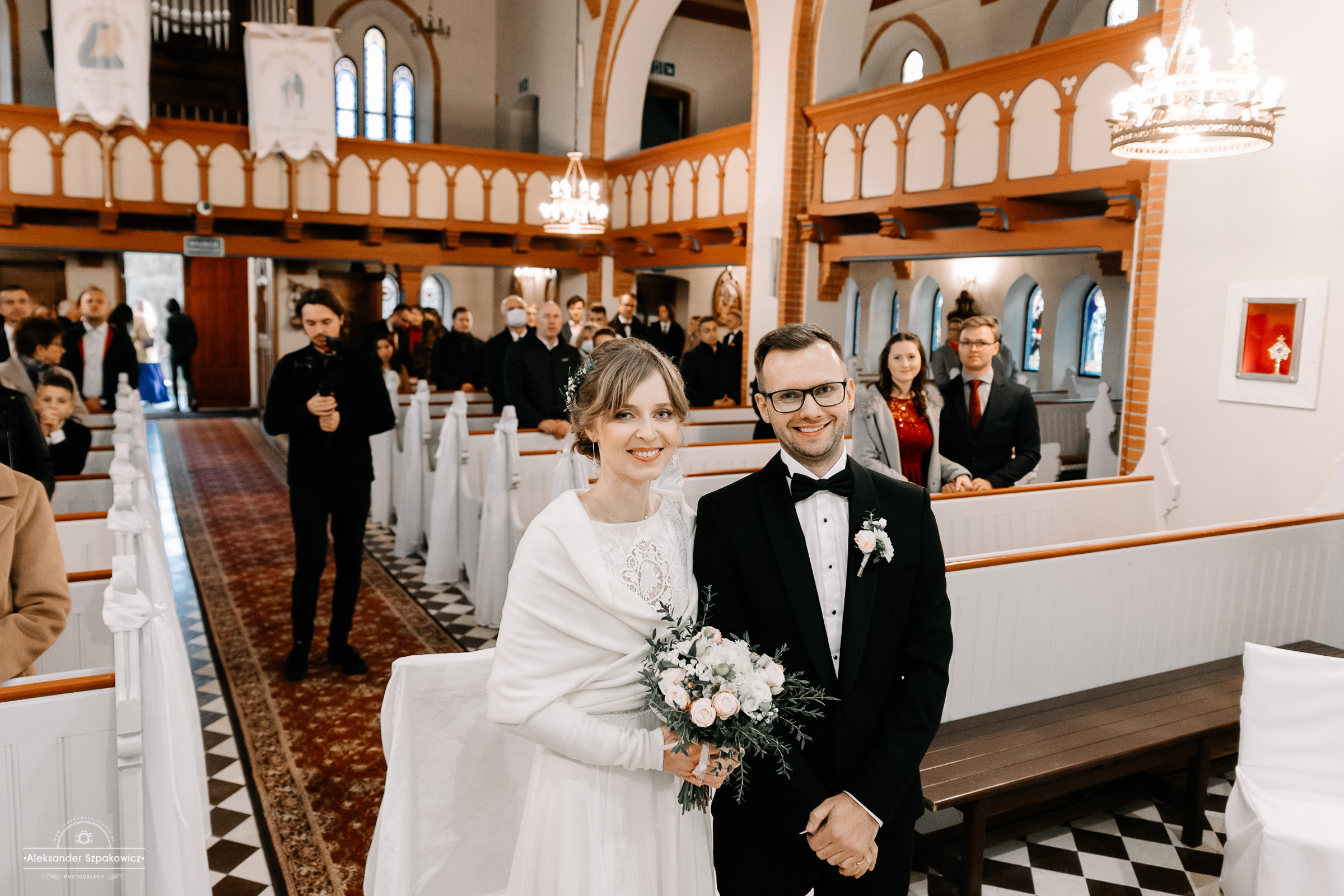 Ceremonia ślubna • Zdjęcia w kościele/USC. Fotograf Ślubny Warszawa - Sesje Biznesowe Rodzinne Eventy
