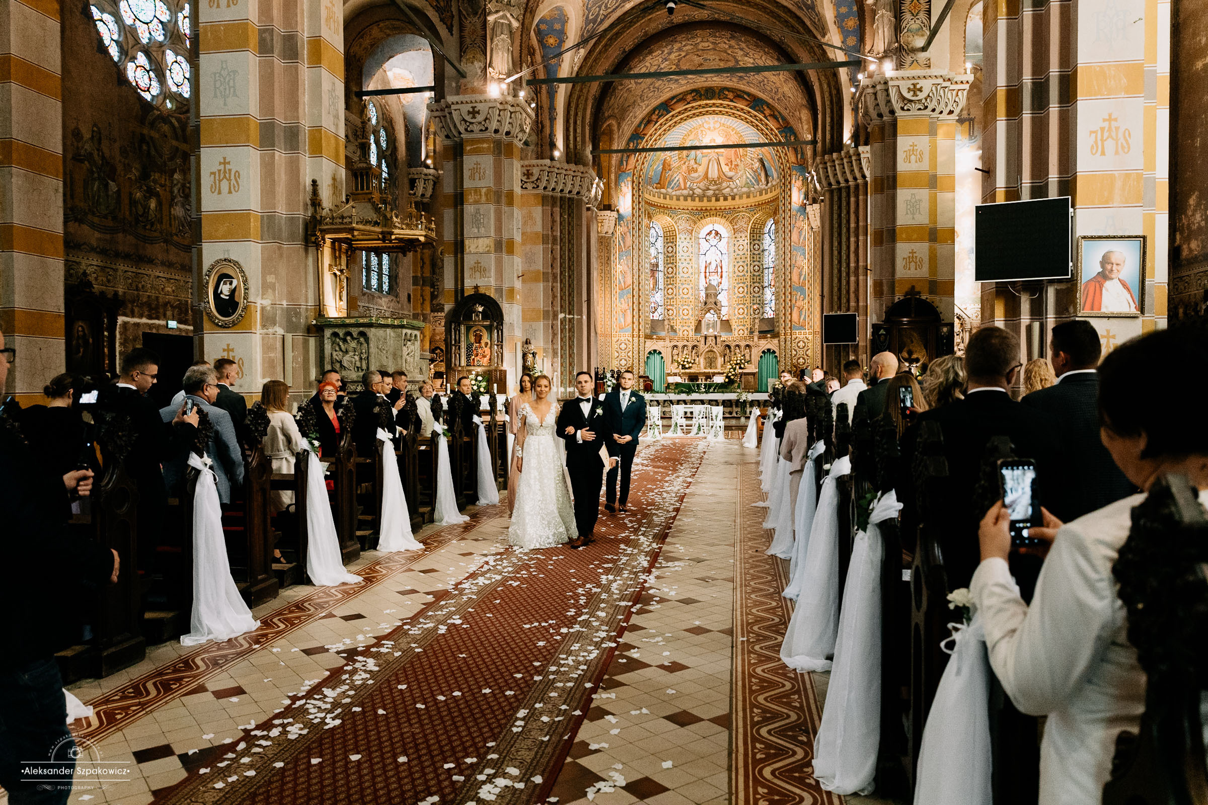 Ceremonia ślubna • Zdjęcia w kościele/USC. Fotograf Ślubny Warszawa - Sesje Biznesowe Rodzinne Eventy