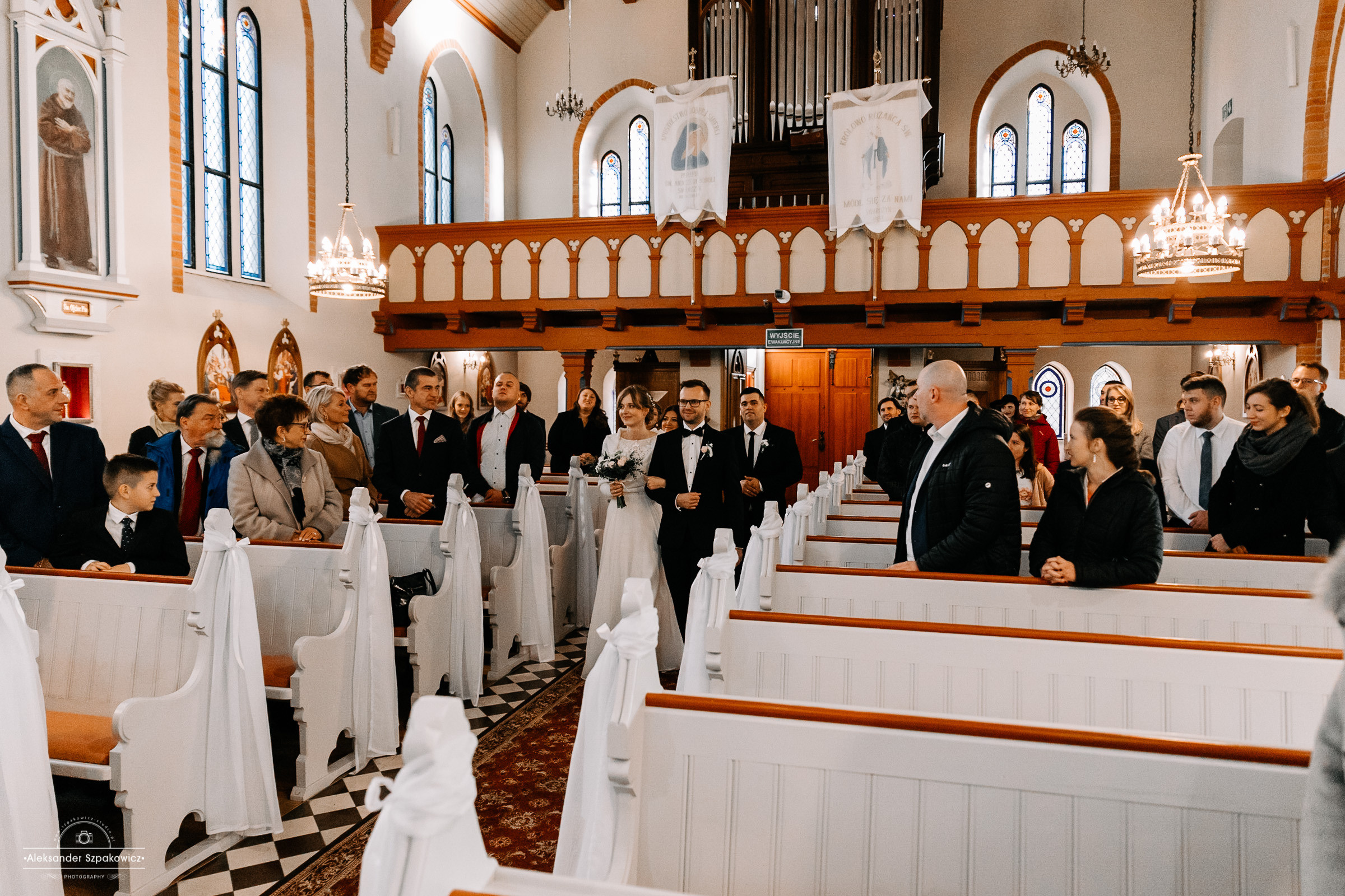 Ceremonia ślubna • Zdjęcia w kościele/USC. Fotograf Ślubny Warszawa - Sesje Biznesowe Rodzinne Eventy