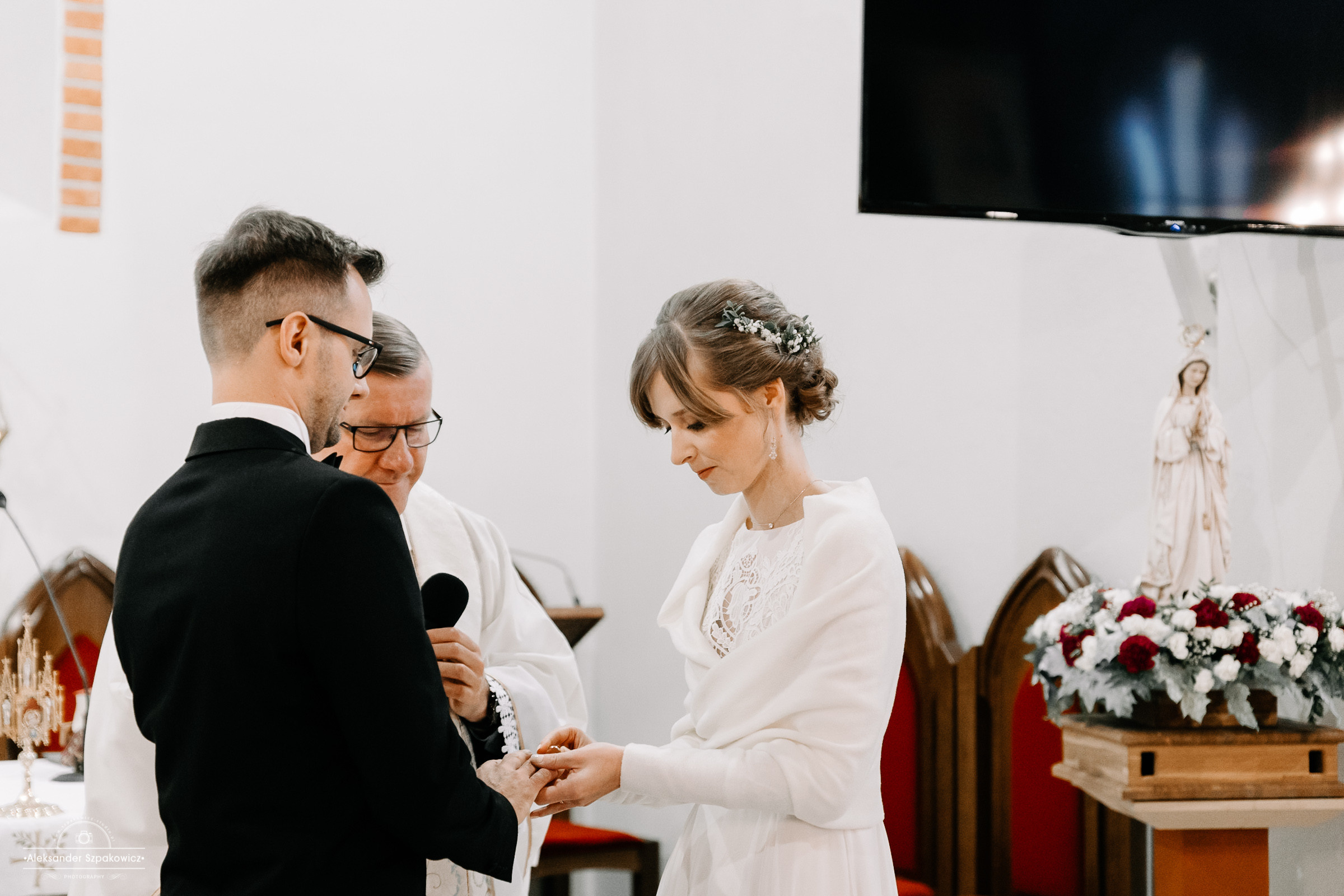 Ceremonia ślubna • Zdjęcia w kościele/USC. Fotograf Ślubny Warszawa - Sesje Biznesowe Rodzinne Eventy