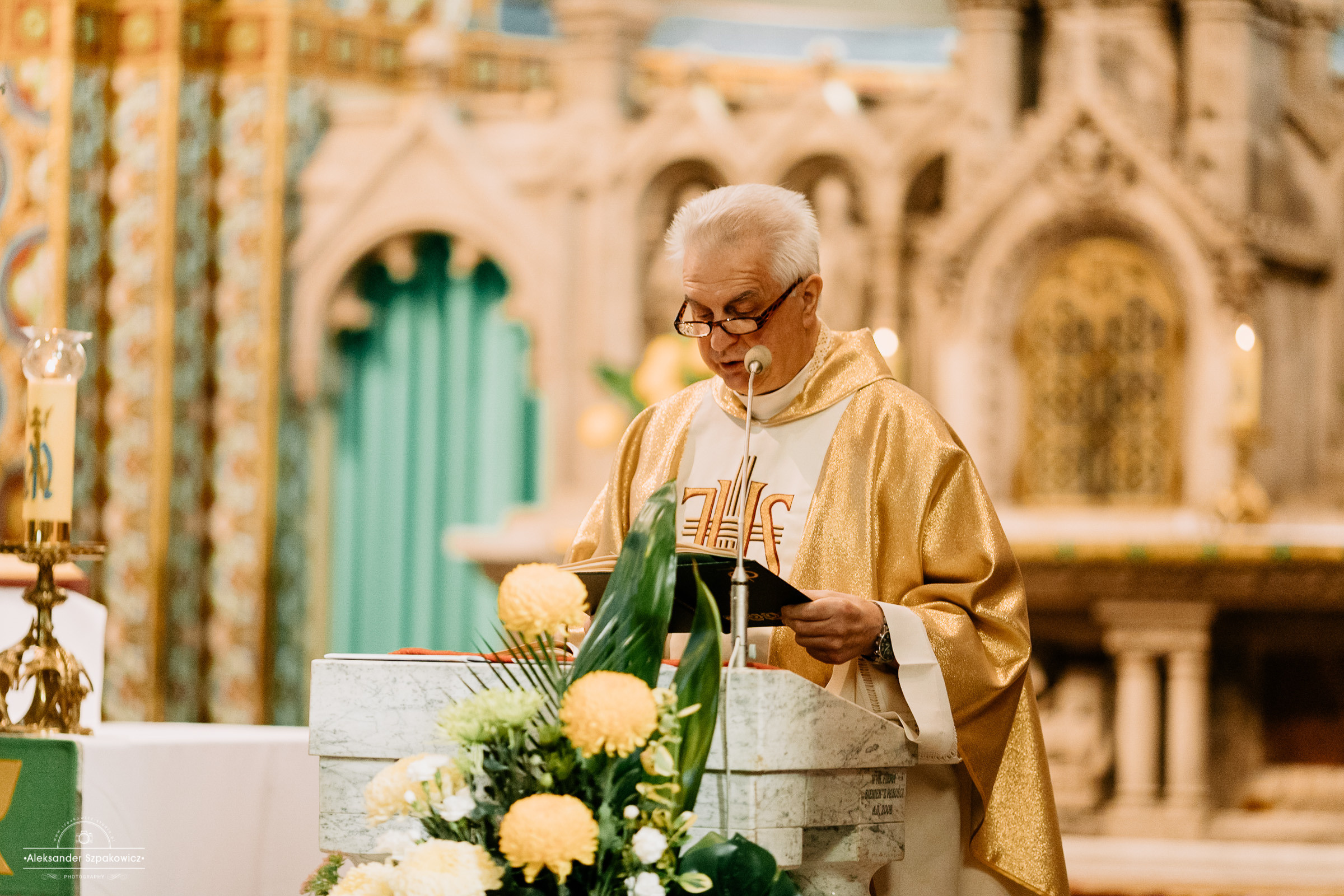 Ceremonia ślubna • Zdjęcia w kościele/USC. Fotograf Ślubny Warszawa - Sesje Biznesowe Rodzinne Eventy