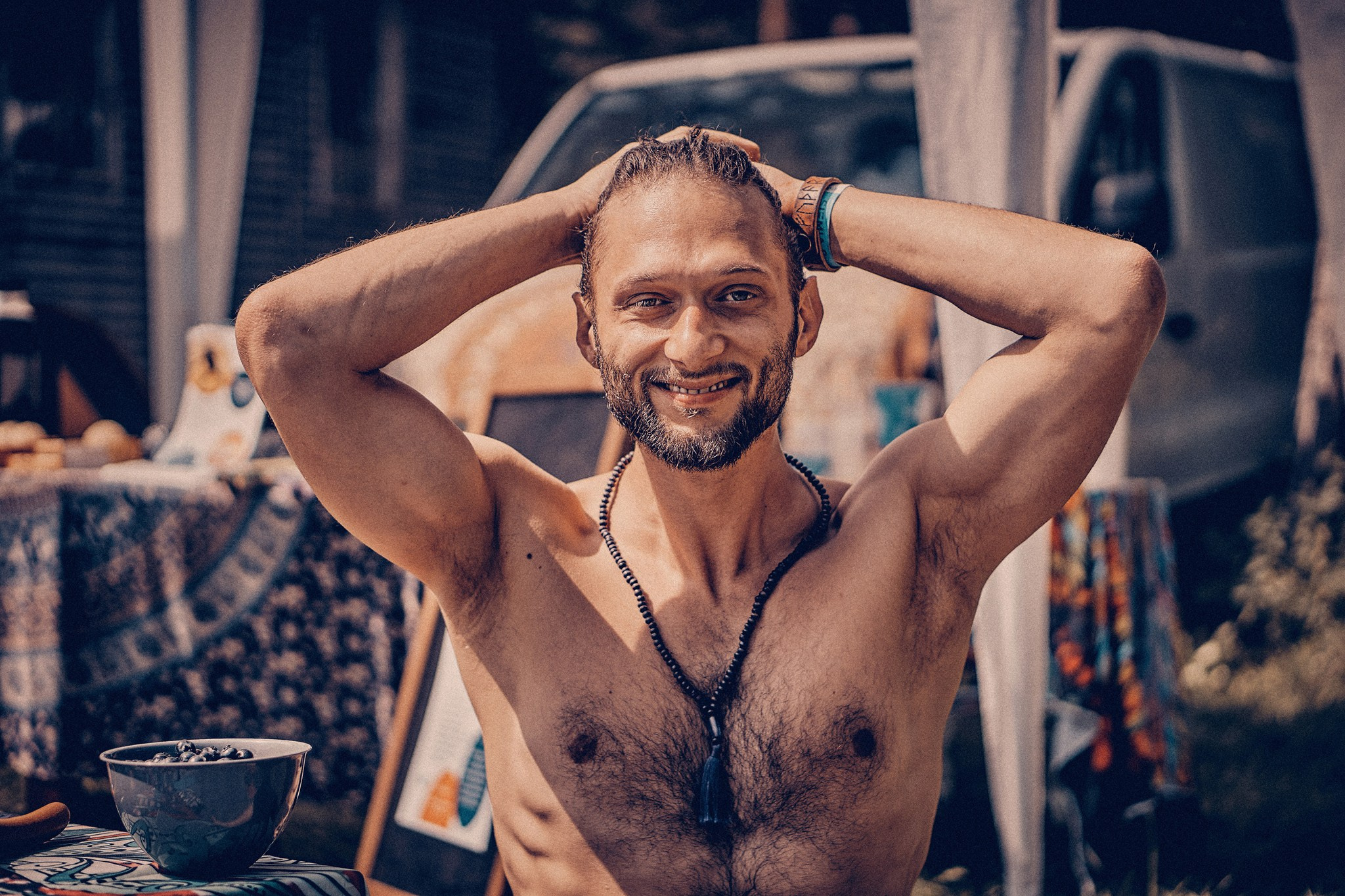 Portrety Ludzi, zrobione na Festiwalach Świadomościowych i Muzycznych: Dharma, ZIELONE KRĘGI, Wibracje, FRUŃ, Organic, Turkusowa Wyspa. Andriej Szypilow - Fotografia & Wideografia