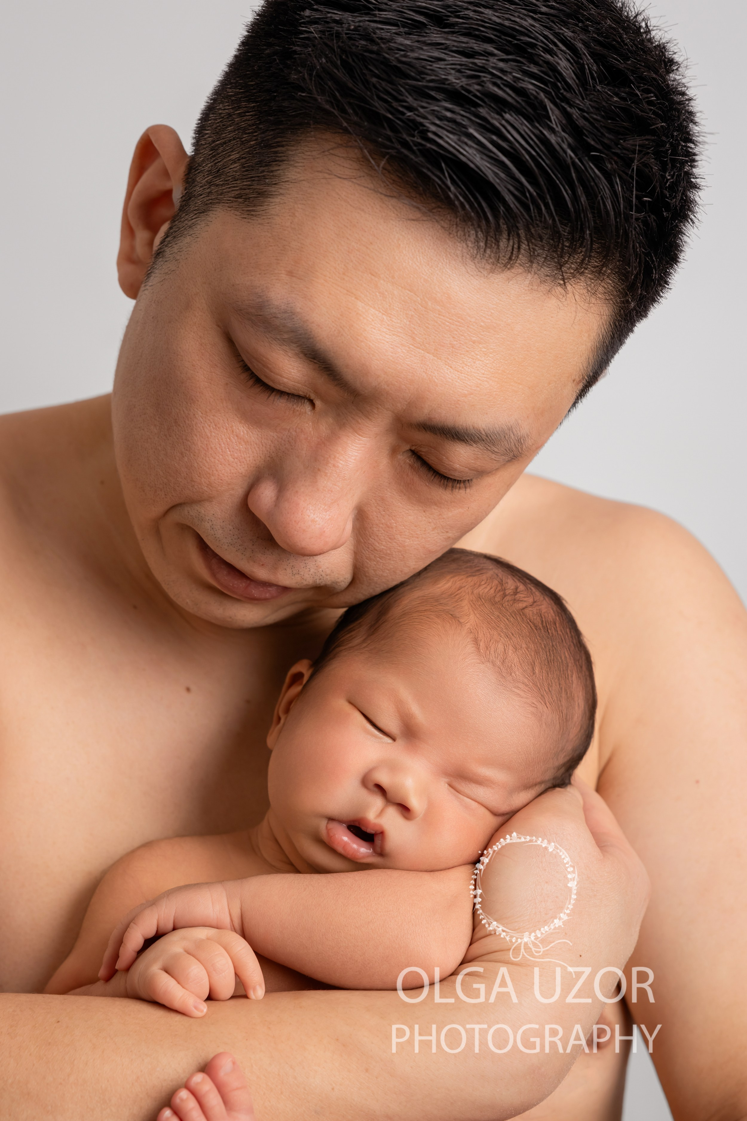 Newborn baby and daddy