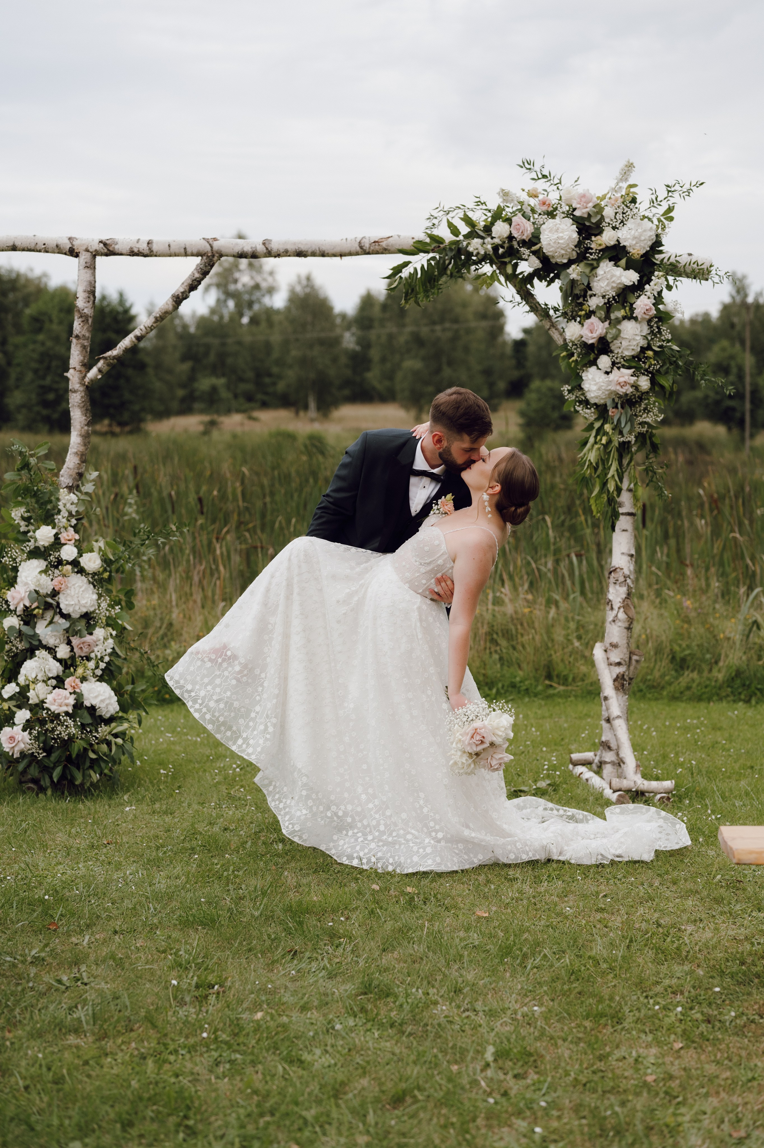 Kasia & Kuba | Wesele w stodole Owczarnia. Ślubny fotograf Poznań | Oliwia Makara