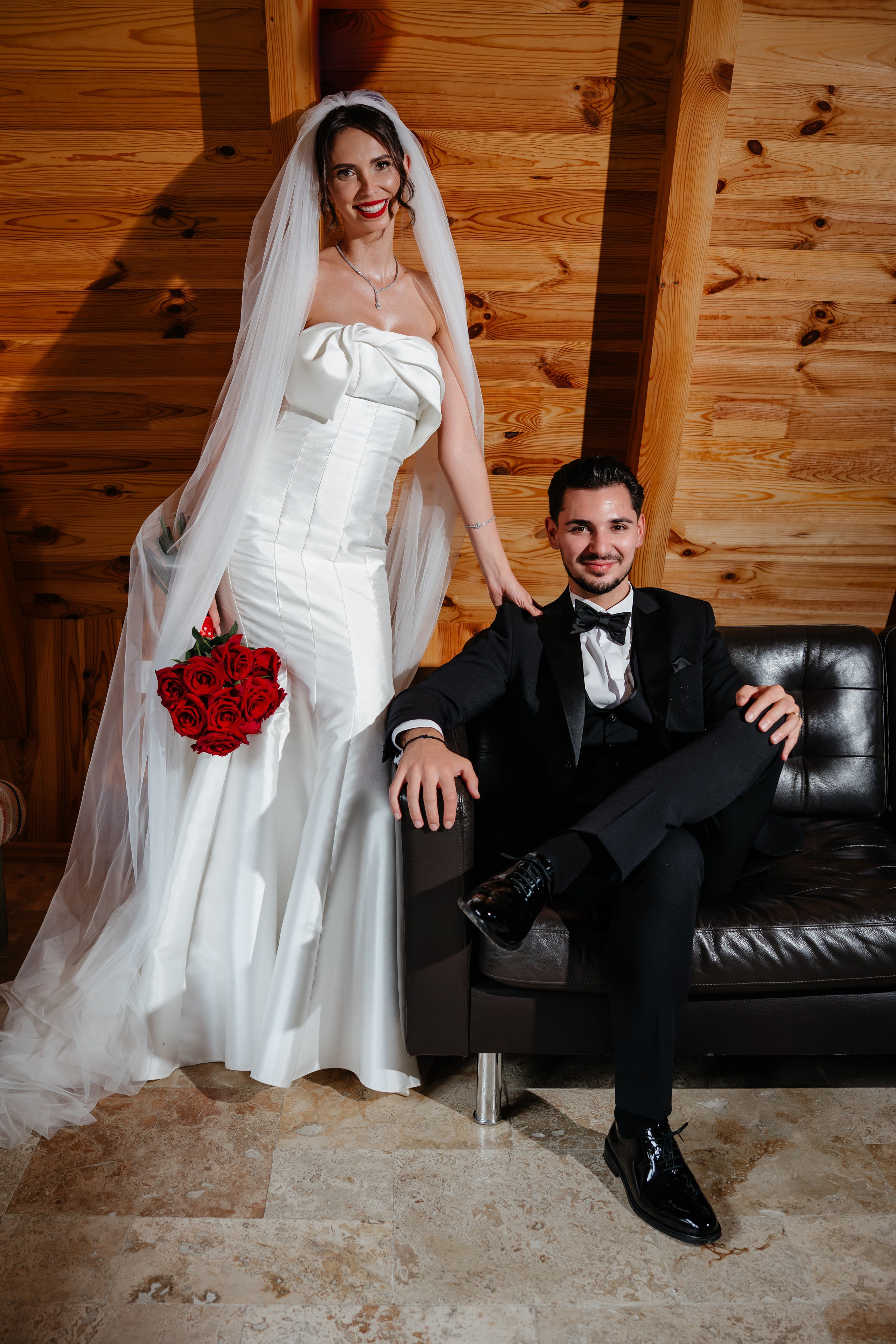 Povestea de nuntă a lui Anca și Dragoș în Bacău | Fotografie de Eveniment. Raw Studio. Fotograful tau de nunta!