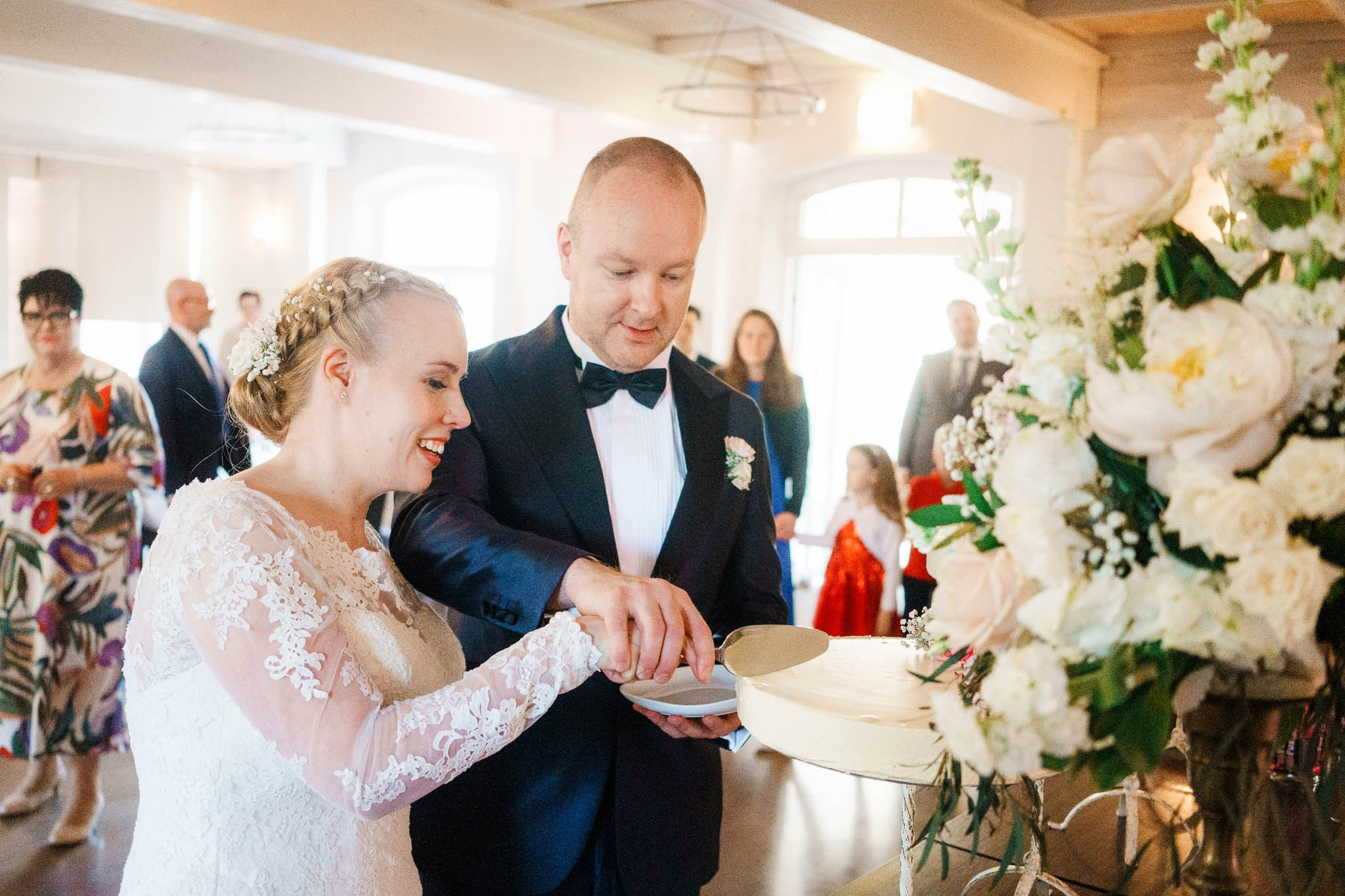 Häävalokuvaaja Helsingissä – Studiohappymoment | Romanttisia hetkiä