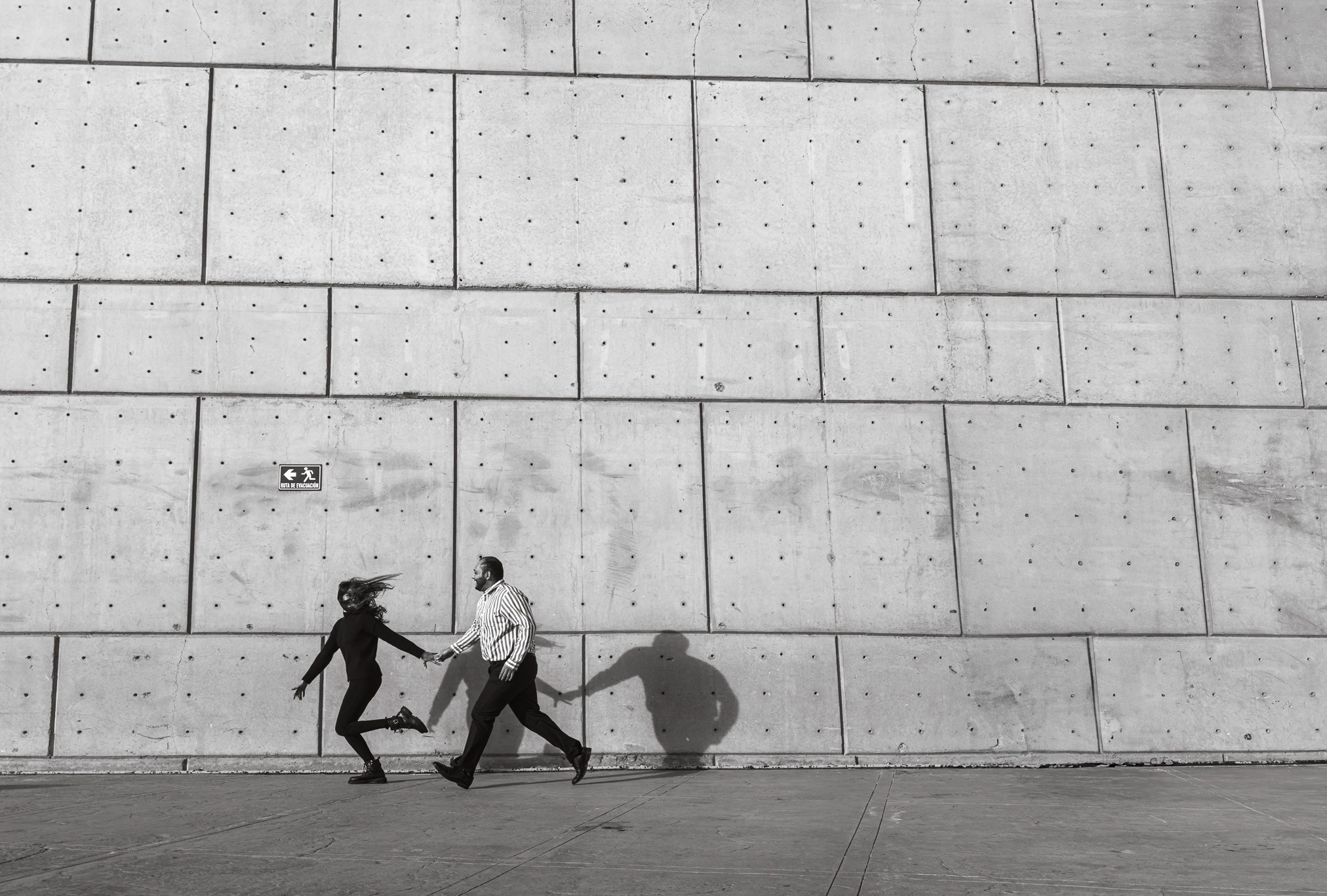CECUT Tijuana Sesion Save The Date con Iphone. Estudio de fotografia en Tijuana