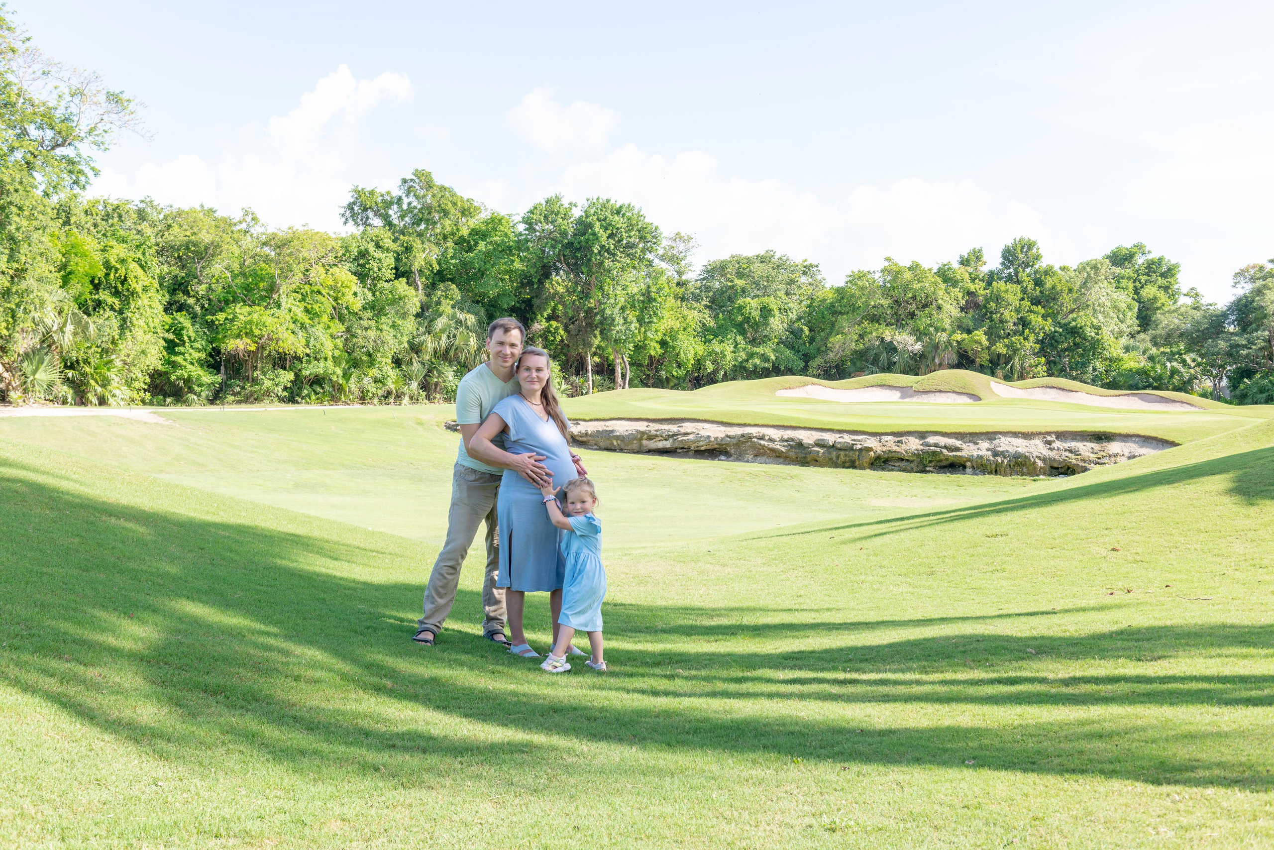 Sesión de Fotos Familiar de Embarazo: La Espera de un Nuevo Milagro. FOTÓGRAFO MÉXICO QUINTANA ROO
