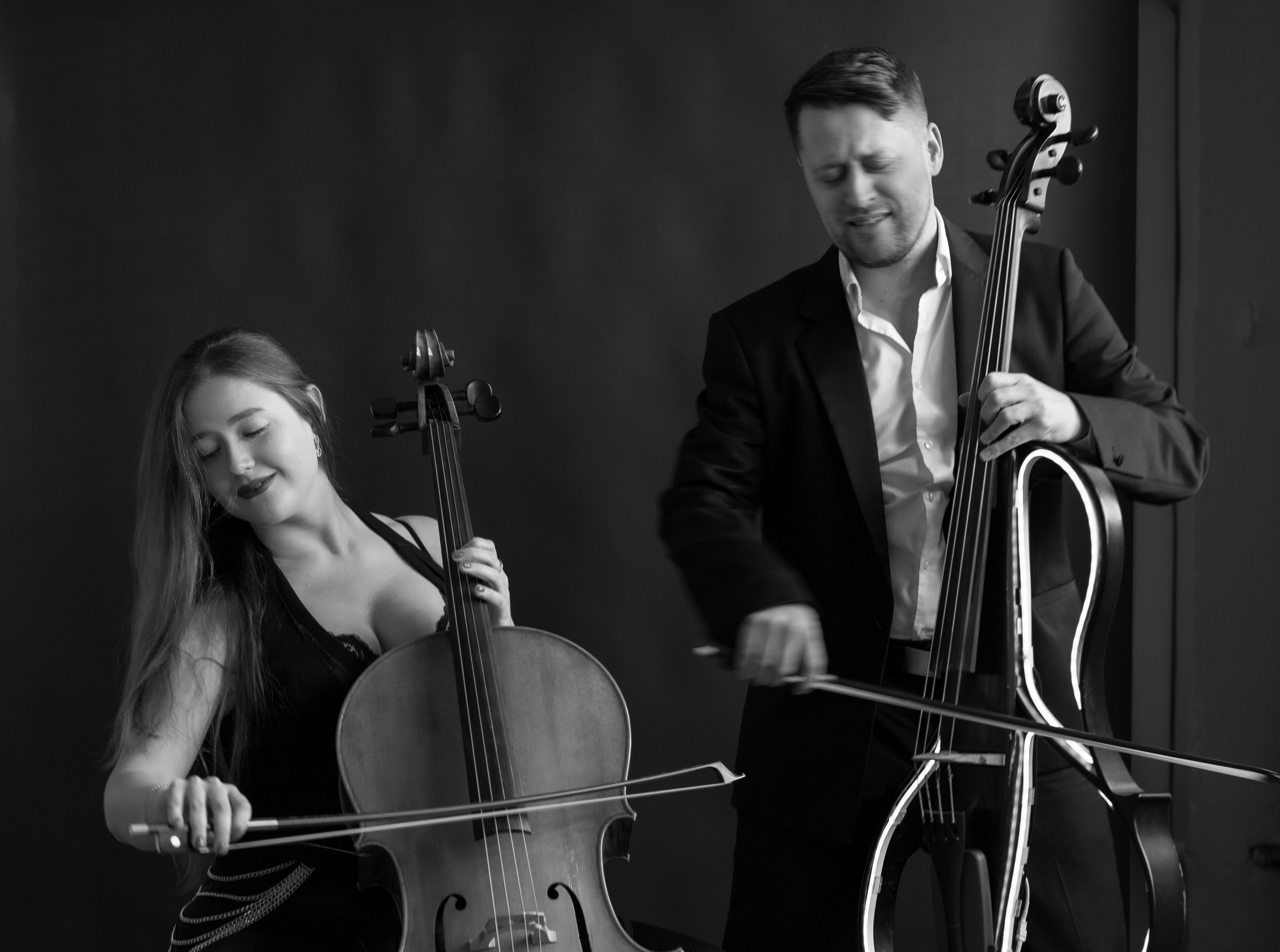 Acoustic & LED Cello Show GrandCelliDuo