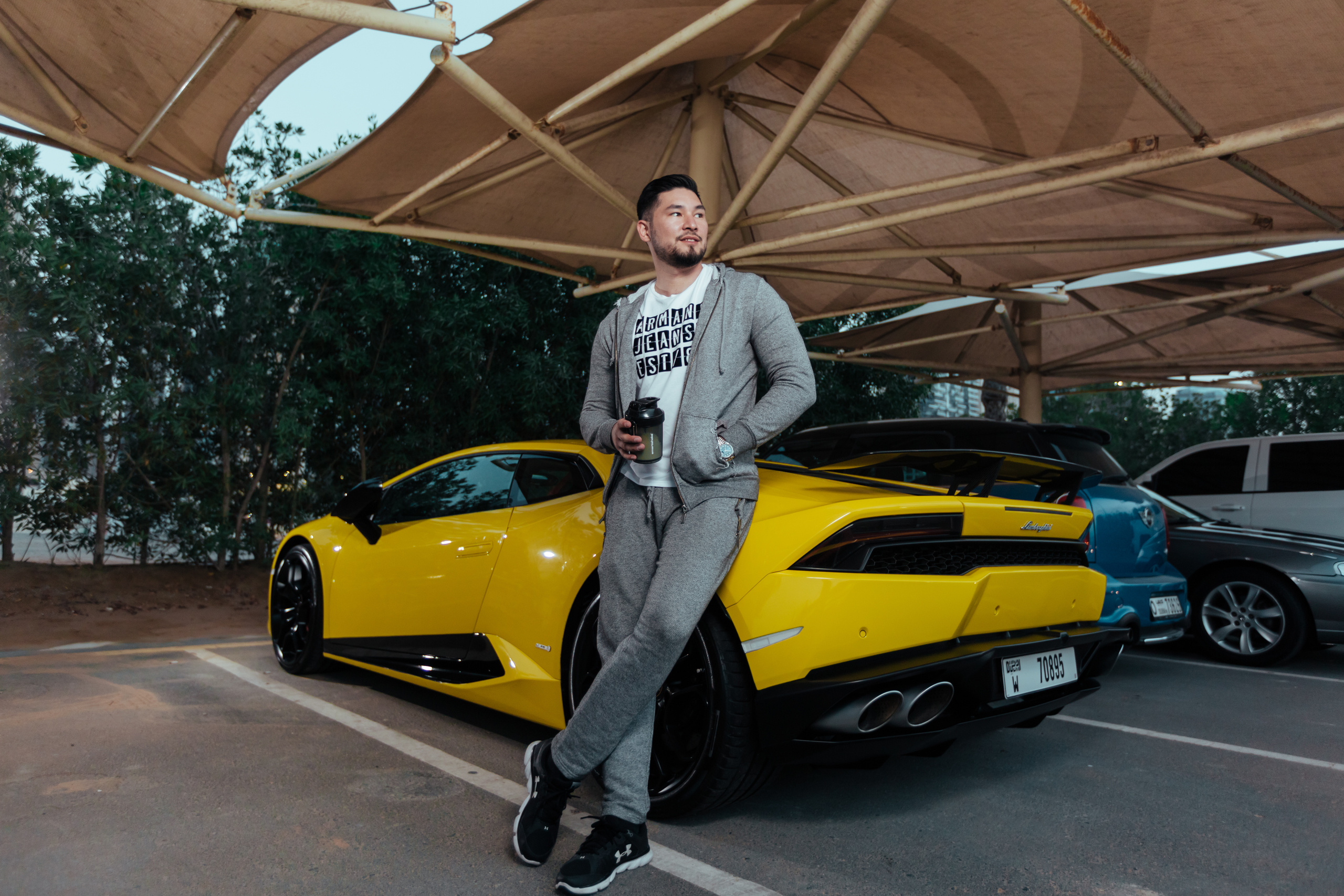 Photo session in dubai for a real estate agent. Photographer in Dubai Dmitry Gromov