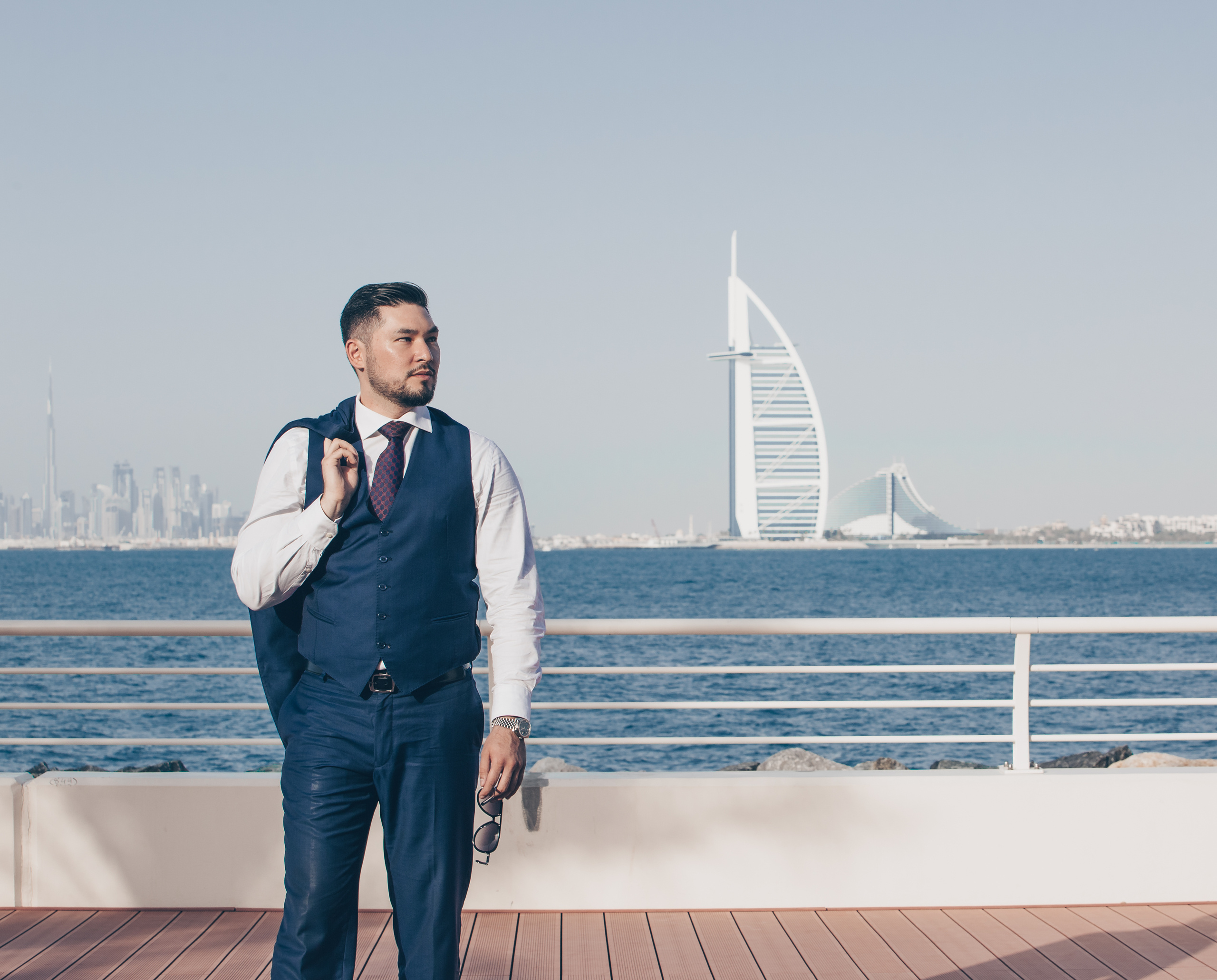 Photo session in dubai for a real estate agent. Photographer in Dubai Dmitry Gromov