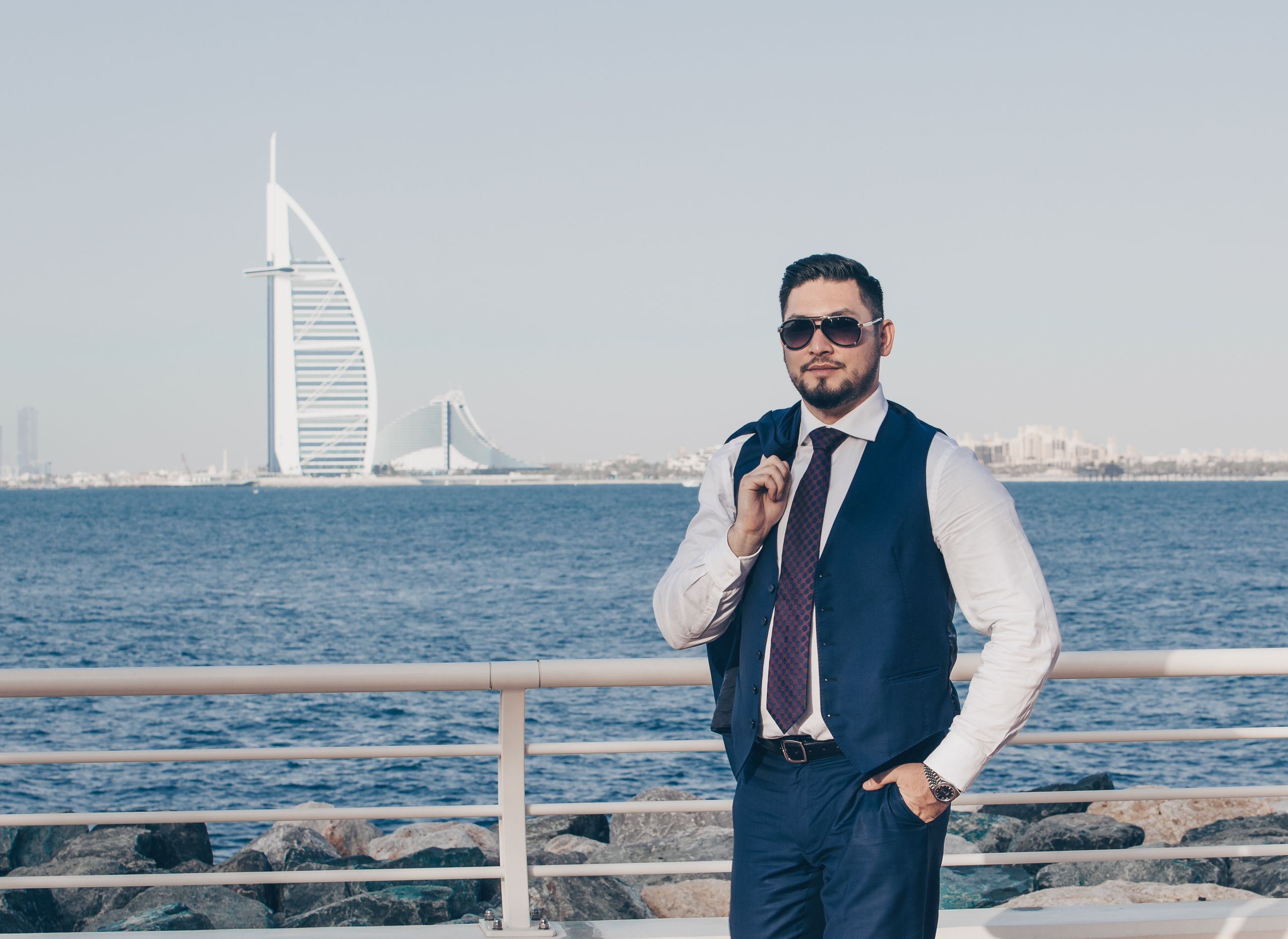 Photo session in dubai for a real estate agent. Photographer in Dubai Dmitry Gromov