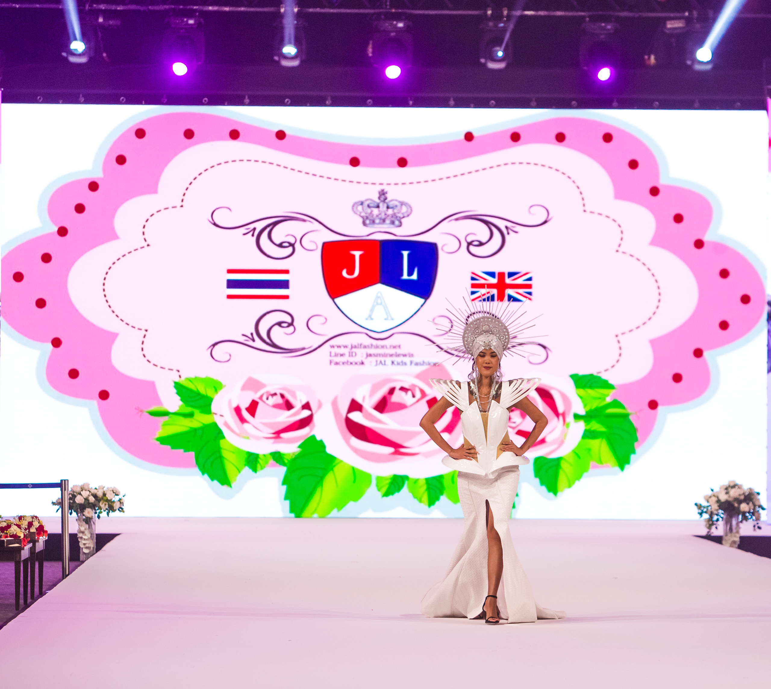 Fashion show. Photographer in Dubai Dmitry Gromov