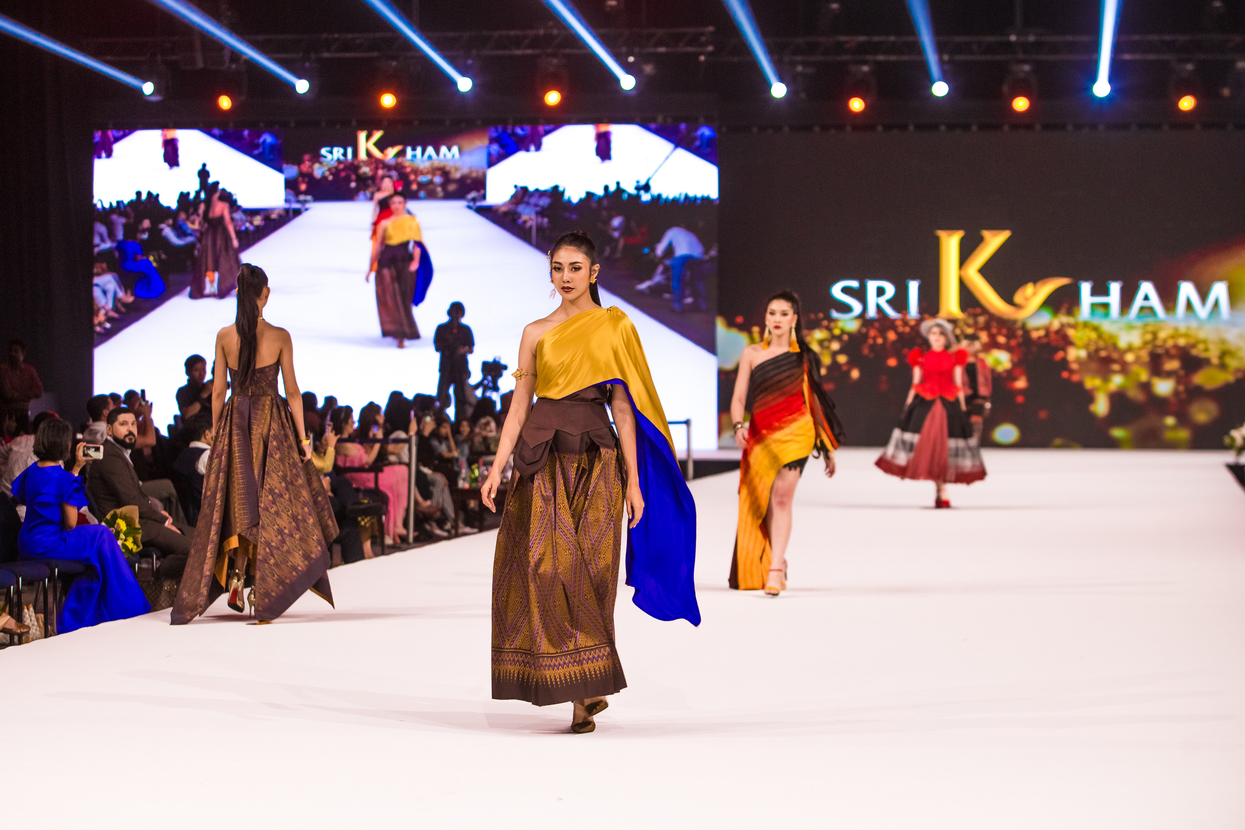 Fashion show. Photographer in Dubai Dmitry Gromov