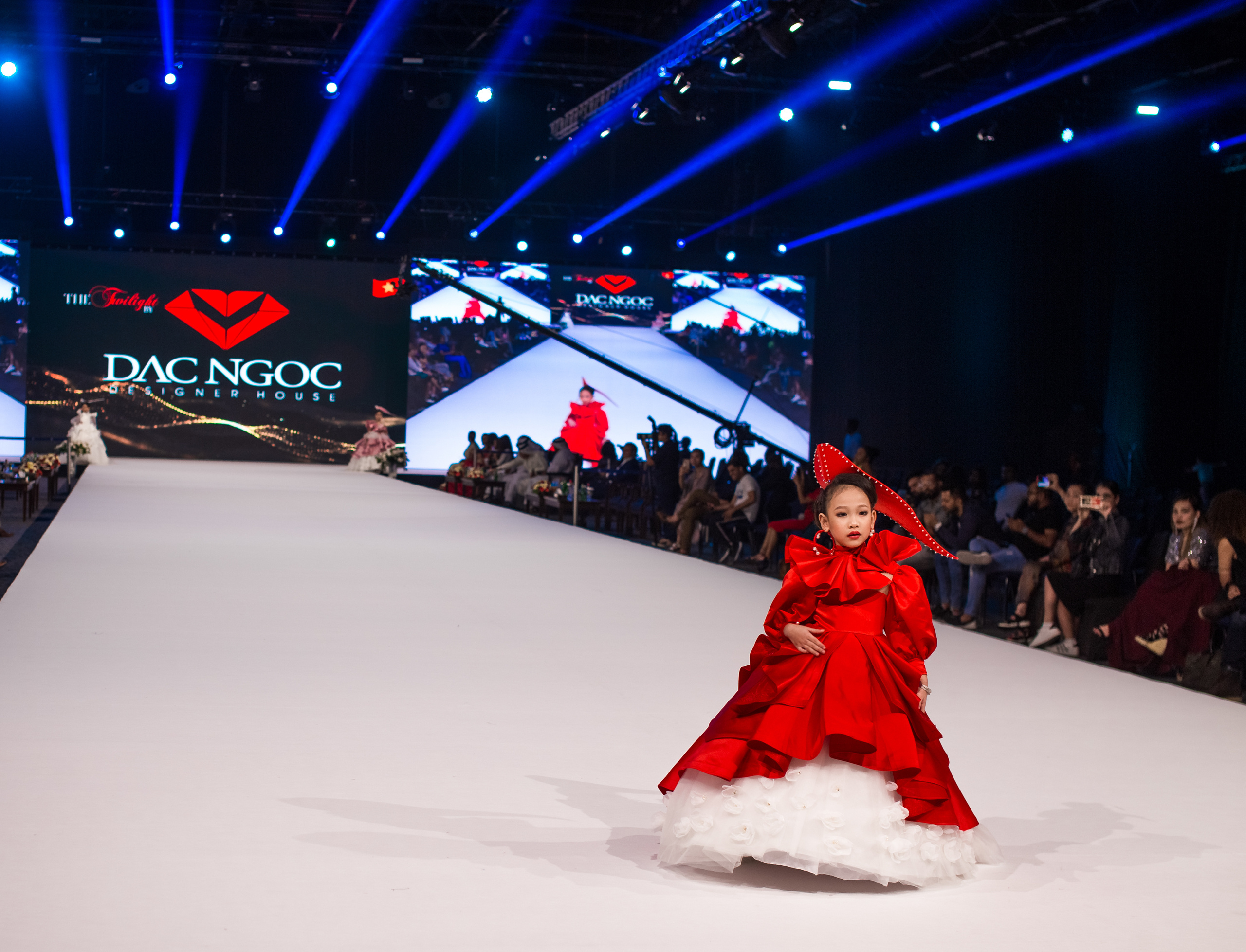 Fashion show. Photographer in Dubai Dmitry Gromov