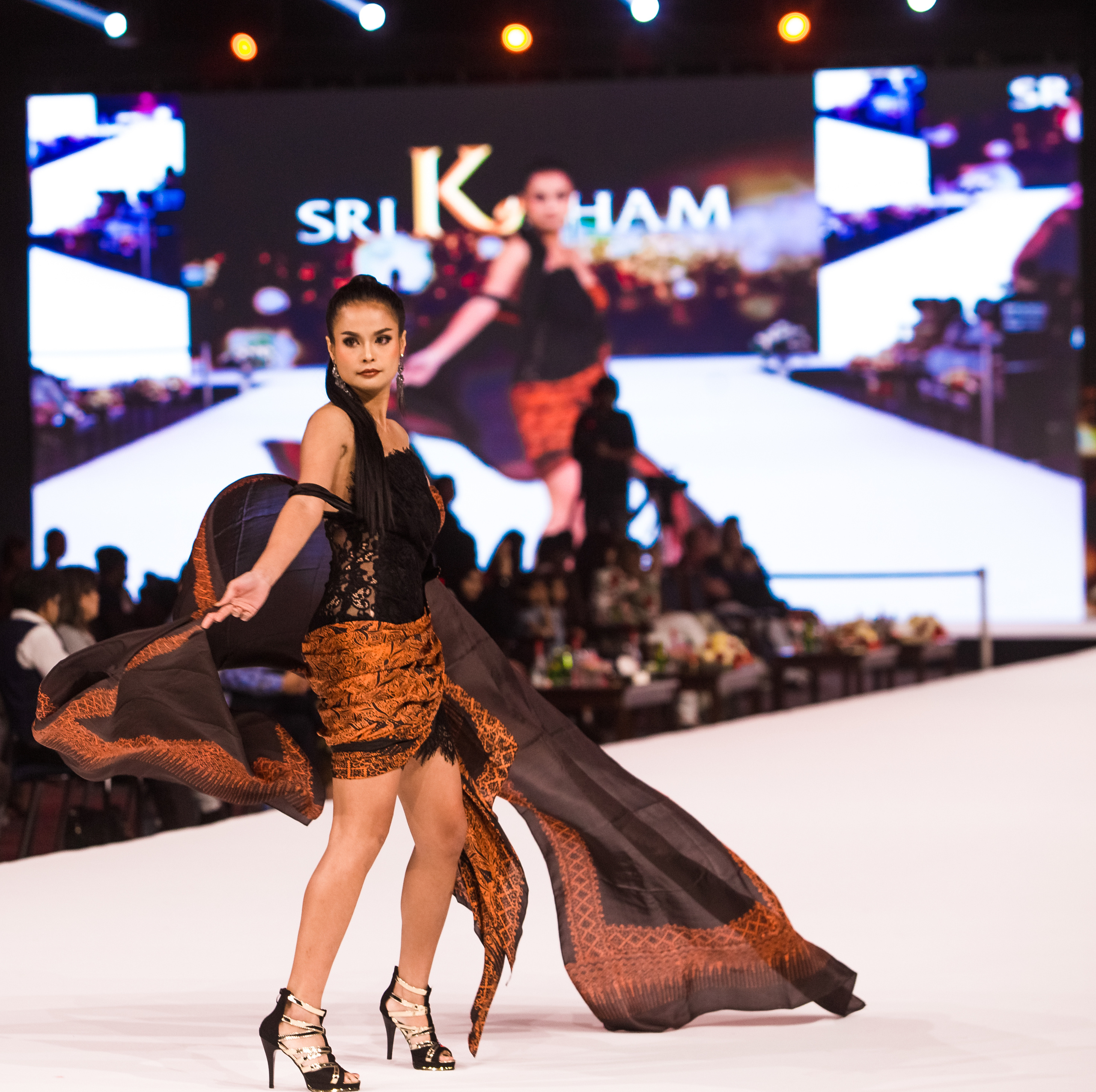 Fashion show. Photographer in Dubai Dmitry Gromov