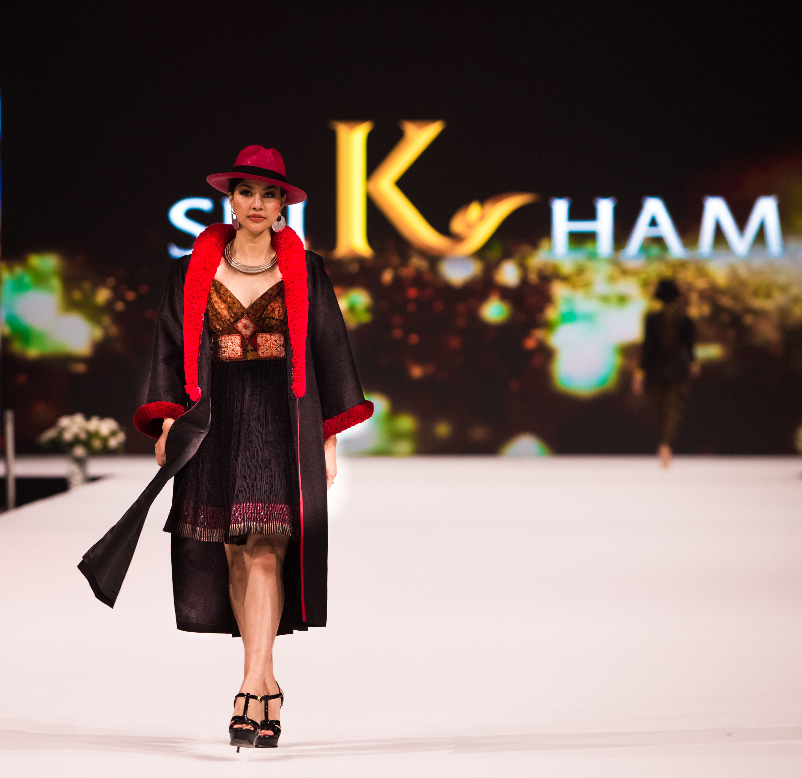 Fashion show. Photographer in Dubai Dmitry Gromov