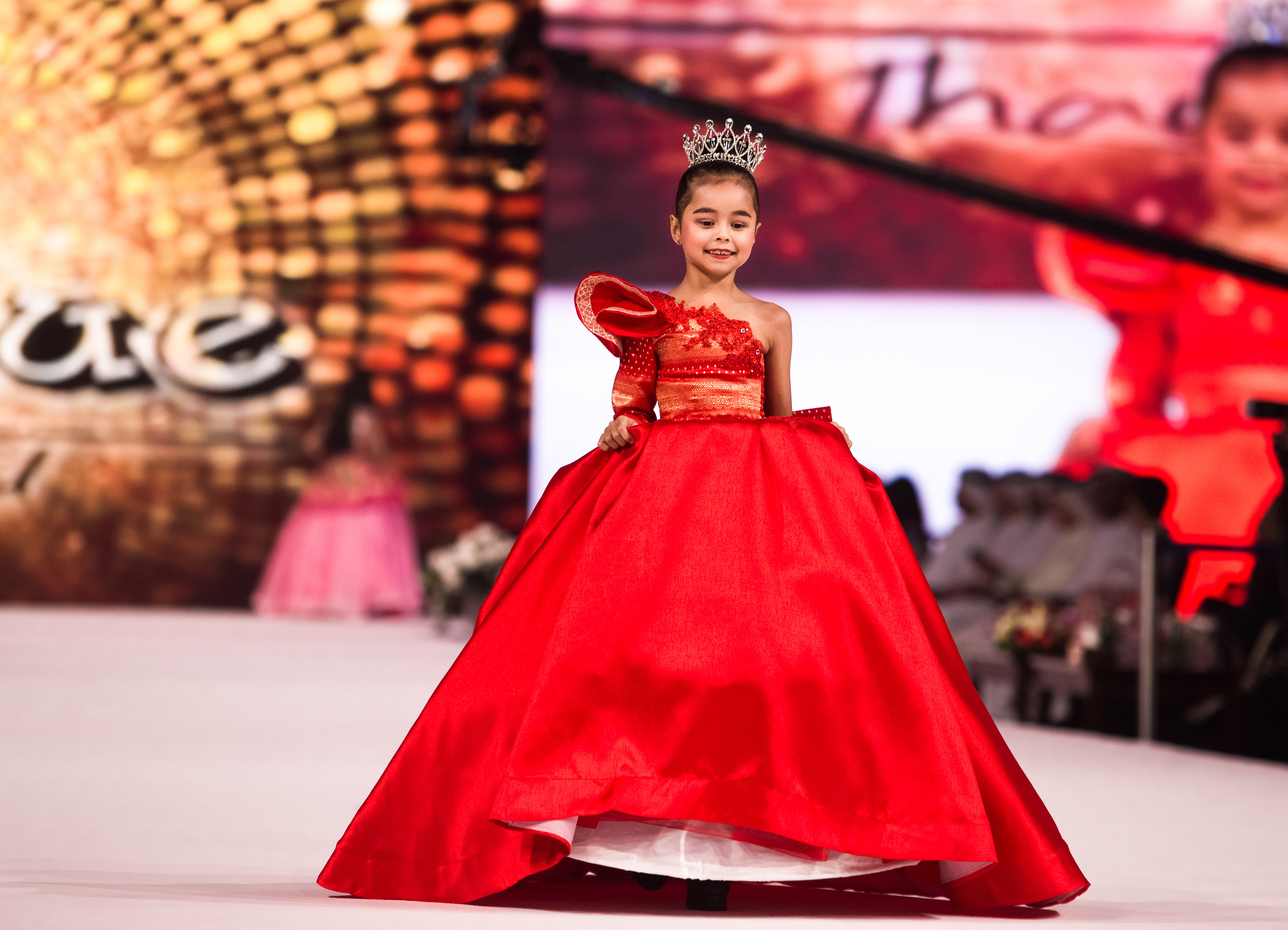 Fashion show. Photographer in Dubai Dmitry Gromov