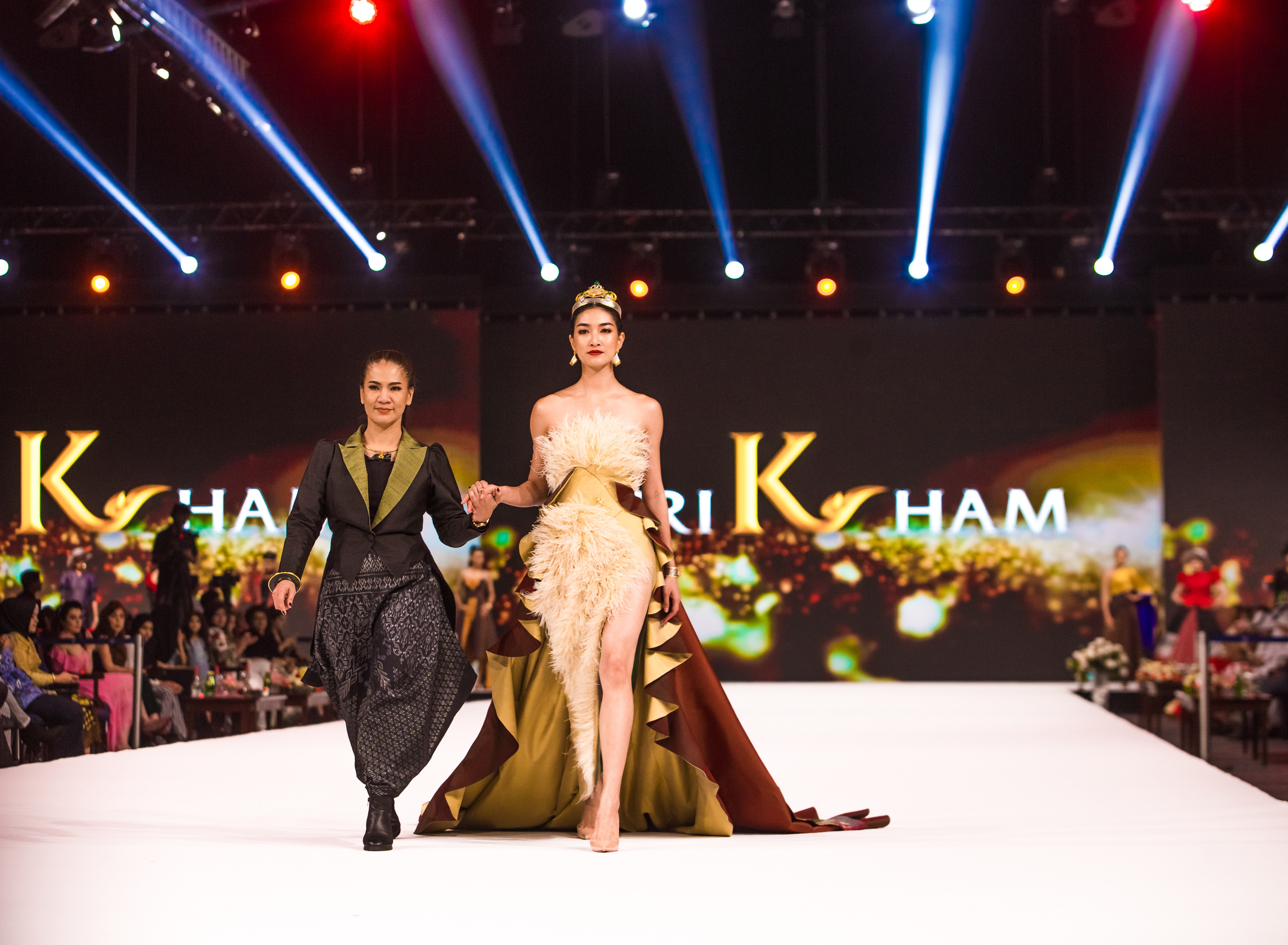 Fashion show. Photographer in Dubai Dmitry Gromov