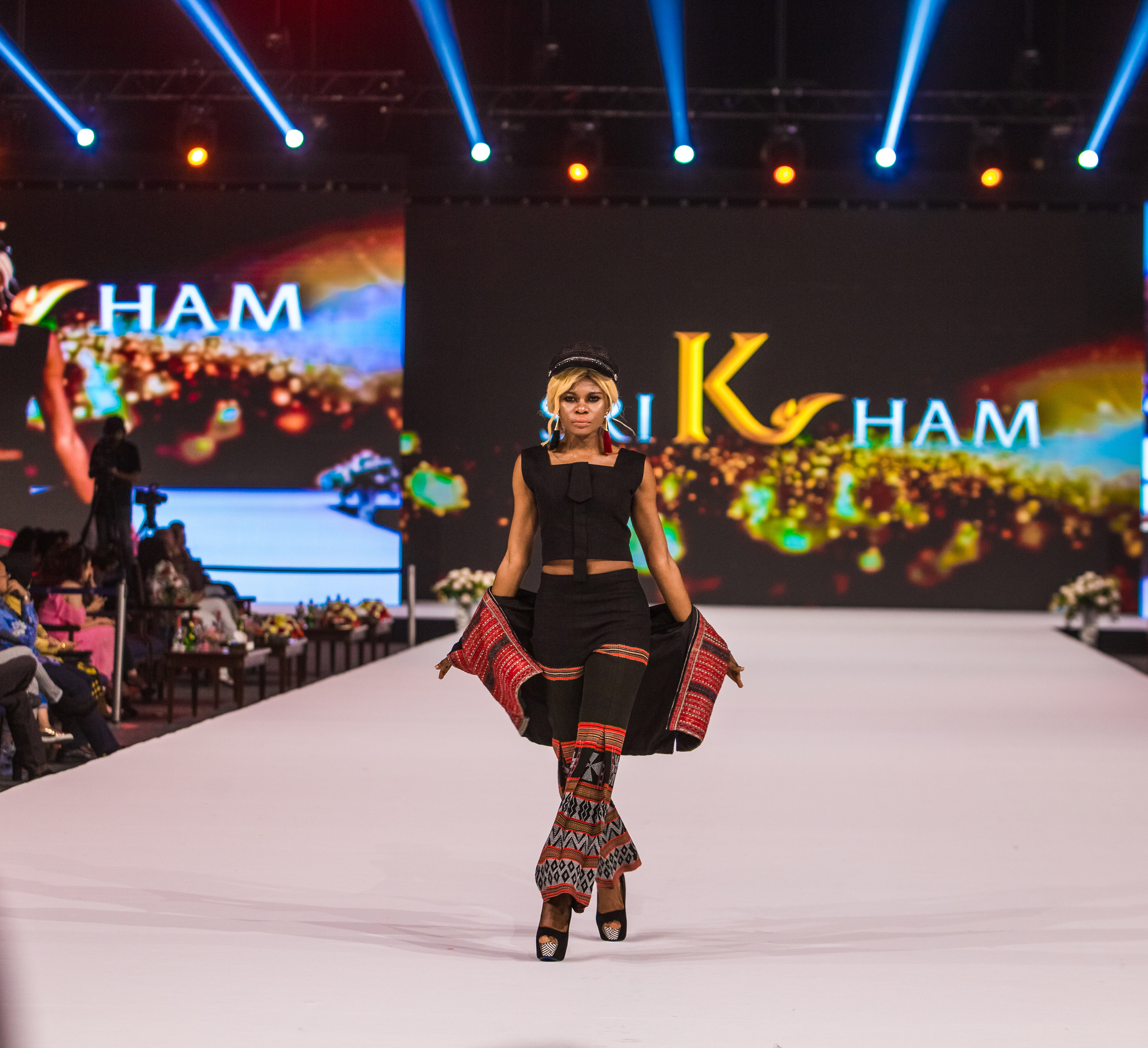 Fashion show. Photographer in Dubai Dmitry Gromov