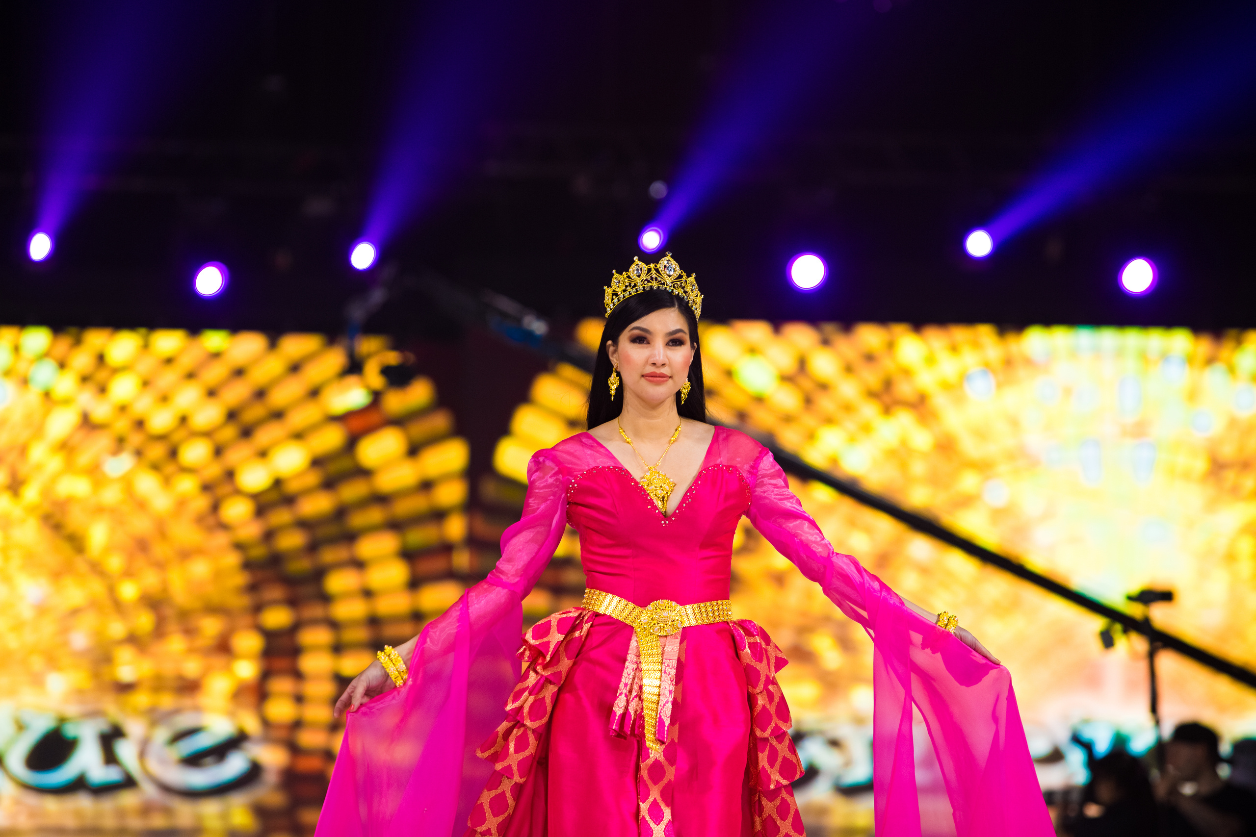 Fashion show. Photographer in Dubai Dmitry Gromov