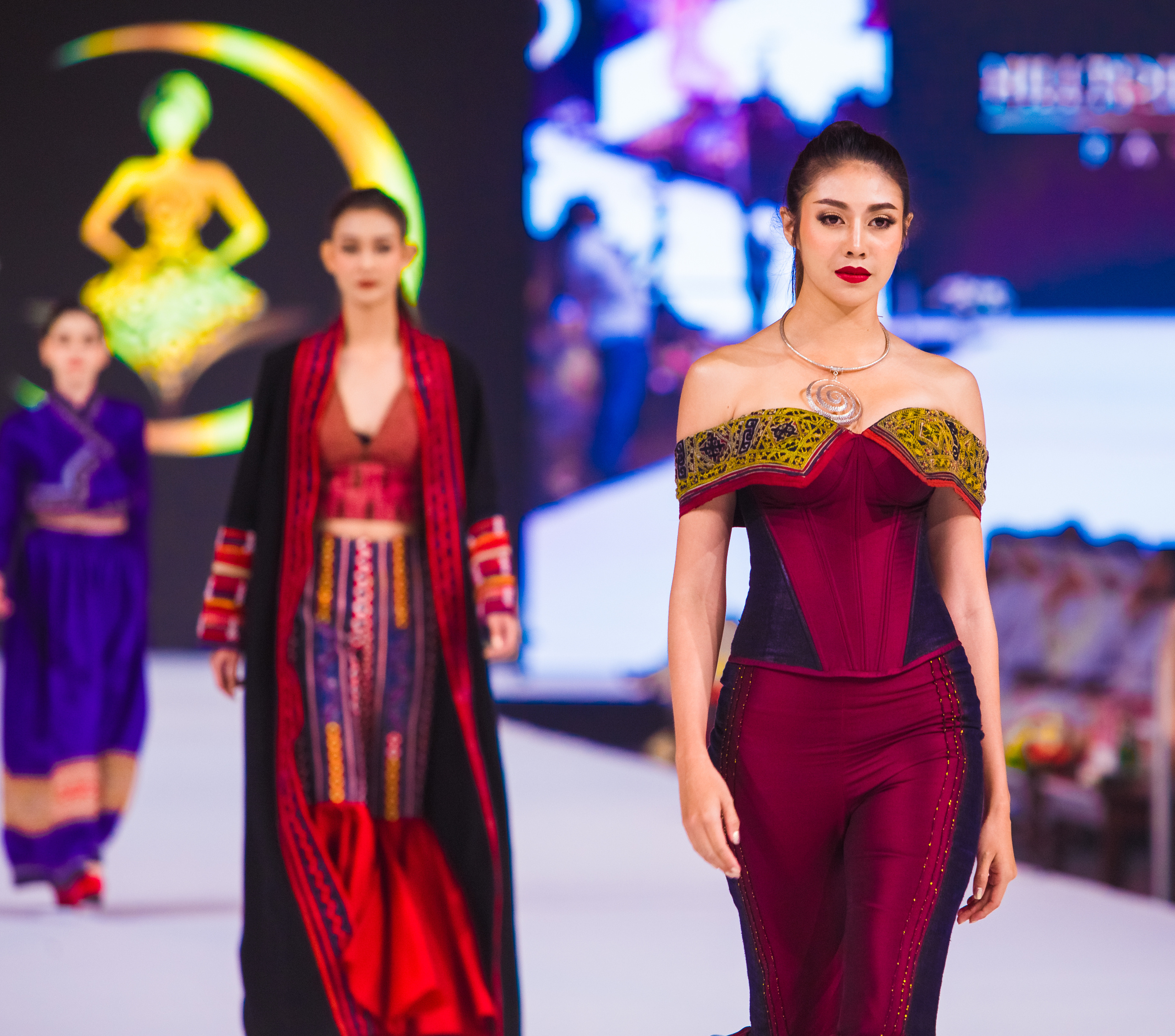 Fashion show. Photographer in Dubai Dmitry Gromov