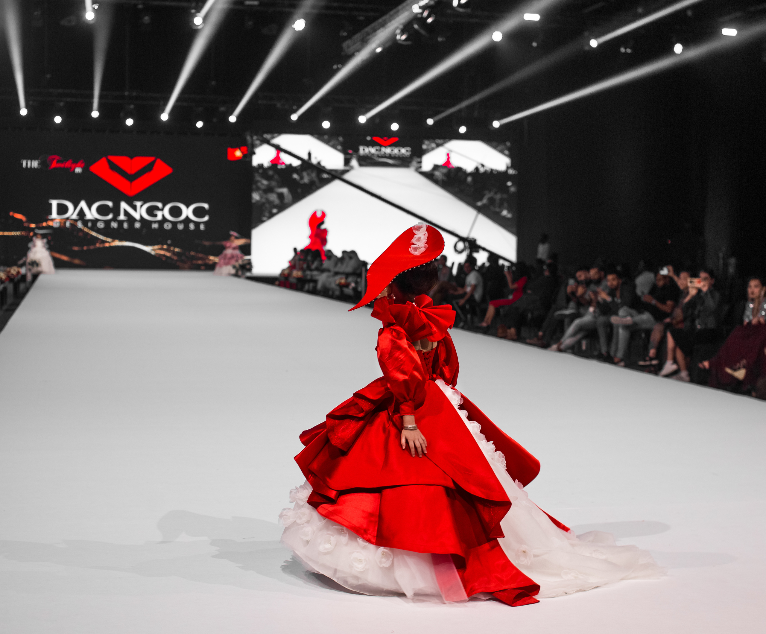 Fashion show. Photographer in Dubai Dmitry Gromov