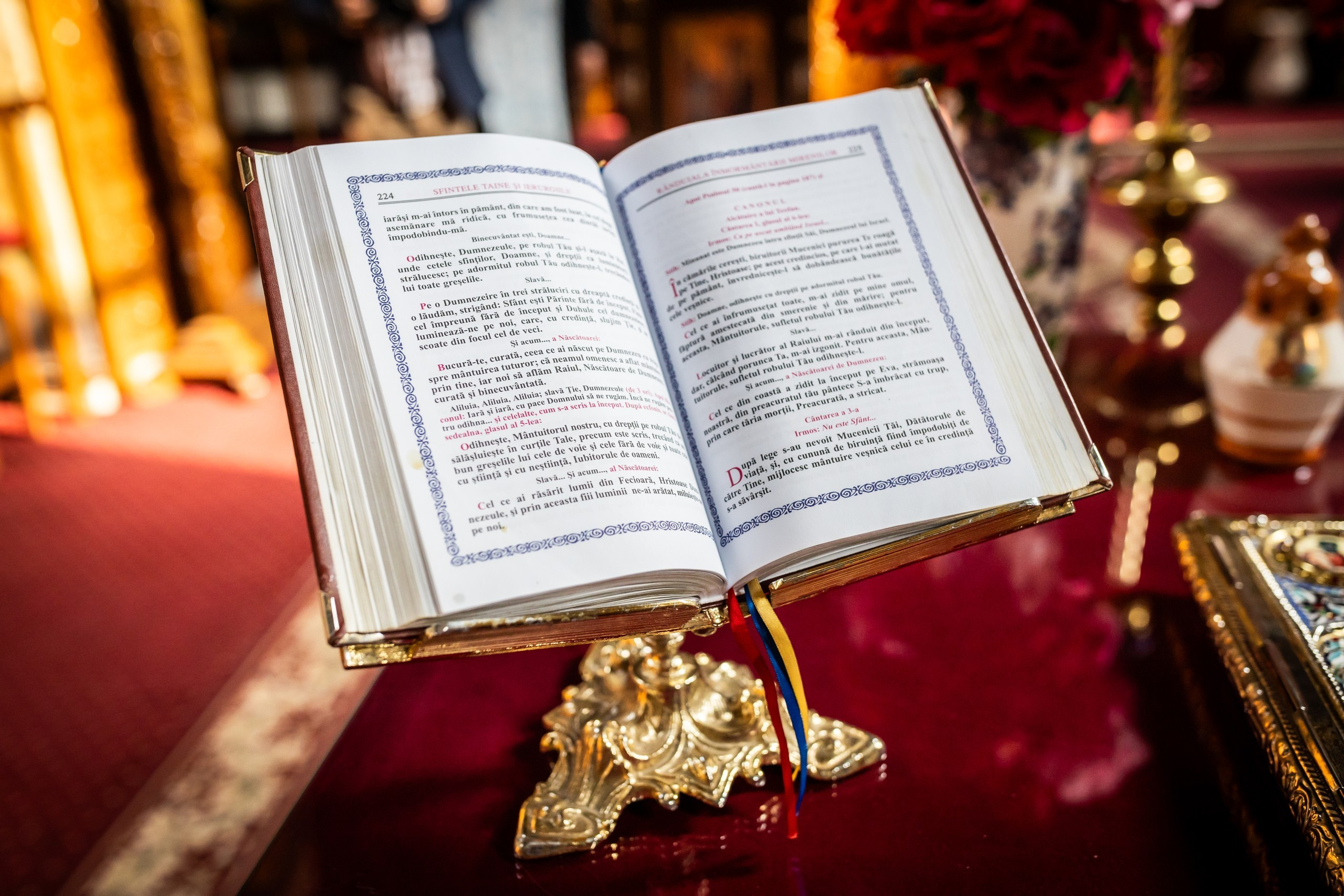 fotograf botez , fotografie botez Botoșani, fotograf Alin Chirilă, amintiri botez, fotografii botez, botez Miruna Parascheva, fotograf copii, fotografie botez în Botoșani-alt="botez , fotografie botez Alin Chirilă, amintiri botez, fotografii emoționante botez Botoșani"-- fotografii-botez-bebelus- amintiri-botez-micuț- moment-sfânt-crestinare- fotografie-emotionanta-botez- detalii-botez-bebelusi- parinti-fericiti-la-botez- fotograf-botez-profesionist- botez-in-biserica-ortodoxa- micuț-botezat-cu-emoție- zâmbete-și-lacrimi-la-botez- bebeluș-la-cristelniță- decor-botez-colorat- botez-cu-dragoste-și-credință- emotie-pura-la-botez- fotograf-botez-botosani- botez-iasi-suceava-fotograf- amintiri-nepretuite-botez-- Preotul ținându-l pe micuțul Mathias Gabriel la botez, în biserica Înălțarea Domnului, Copălău - Detalii de la botezul lui Mathias – lumânare, trusou și icoană - Familia lui Mathias Gabriel alături de micuț, în ziua botezului - Portret emoționant cu mama și bebelușul în brațe, în biserică,fotograf profesionist evenimente Botoșani, Iași, Suceava, Fălticeni, Bacău, Pașcani, Roman - AlinoFotoStudio by Alin Chirilă - servicii foto nuntă, botez, cununie, ședințe foto creative, albume personalizate, fotografii emoționante și calitative pentru cele mai importante momente din viață,fotograf nuntă Botoșani Alin Chirilă, ședință foto botez Iași - AlinoFotoStudio, servicii fotograf profesionist evenimente Suceava, fotograf cununie civilă Fălticeni - Alin Chirilă, album foto nuntă personalizat Bacău.“Bebeluș botezat în biserică, ținut în brațe de nași” • “Detaliu cu lumânarea de botez decorată cu flori albe” • “Părinți emoționați alături de copilul lor la ceremonia de botez” • “Masa festivă de botez cu decor tematic și tort personalizat” • “Momentul în care preotul toarnă apă sfințită pe fruntea bebelușului” “Bebeluș în rochie albă de botez, zâmbind în brațele mamei” • “Detaliu cu cruciulița de botez așezată pe o pernă de satin” • “Părinți și nași aprinzând lumânările în timpul ceremoniei de botez” • “Tort de botez decorat cu figurine tematice și numele copilului” • “Copil botezat dormind liniștit în pătuțul decorat festiv” • “Momentul în care preotul binecuvântează copilul în fața altarului” • “Invitați adunându-se în jurul mesei festive la petrecerea de botez” • “Bebeluș ținând în mână o jucărie personalizată primită la botez” • “Familie fericită pozând împreună după ceremonia de botez” • “Decor tematic cu baloane și flori la locația petrecerii de botez” fotograf Botoșani fotograf evenimente fotograf botez Alin Chirila fotograf alinofotostudio.fotograf botez Amelis Maria, fotografie botez Botoșani, fotograf Alin Chirilă, amintiri botez, fotografii botez, botez Amelis Maria, fotograf copii, fotografie botez în Botoșani,