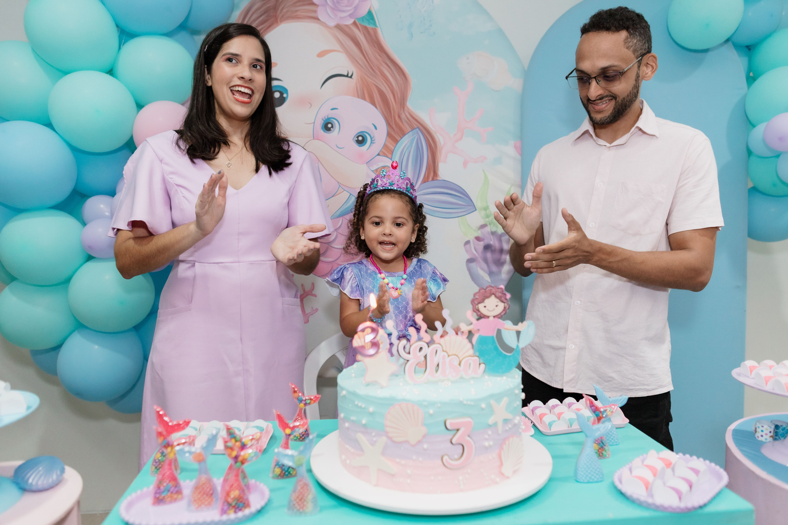 Momento do parabéns na festa de 3 anos da Elisa