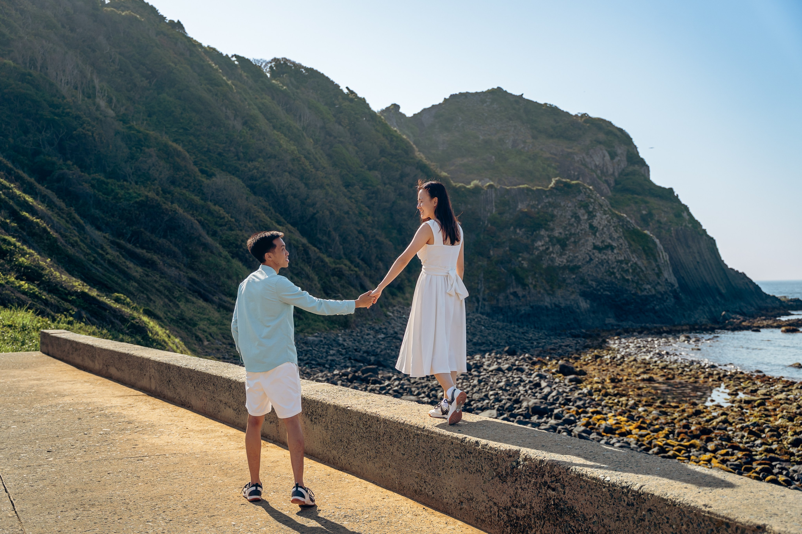 Fukuoka Couple Photoshoot: Roses, Totoro Forest & Sunset Love Story