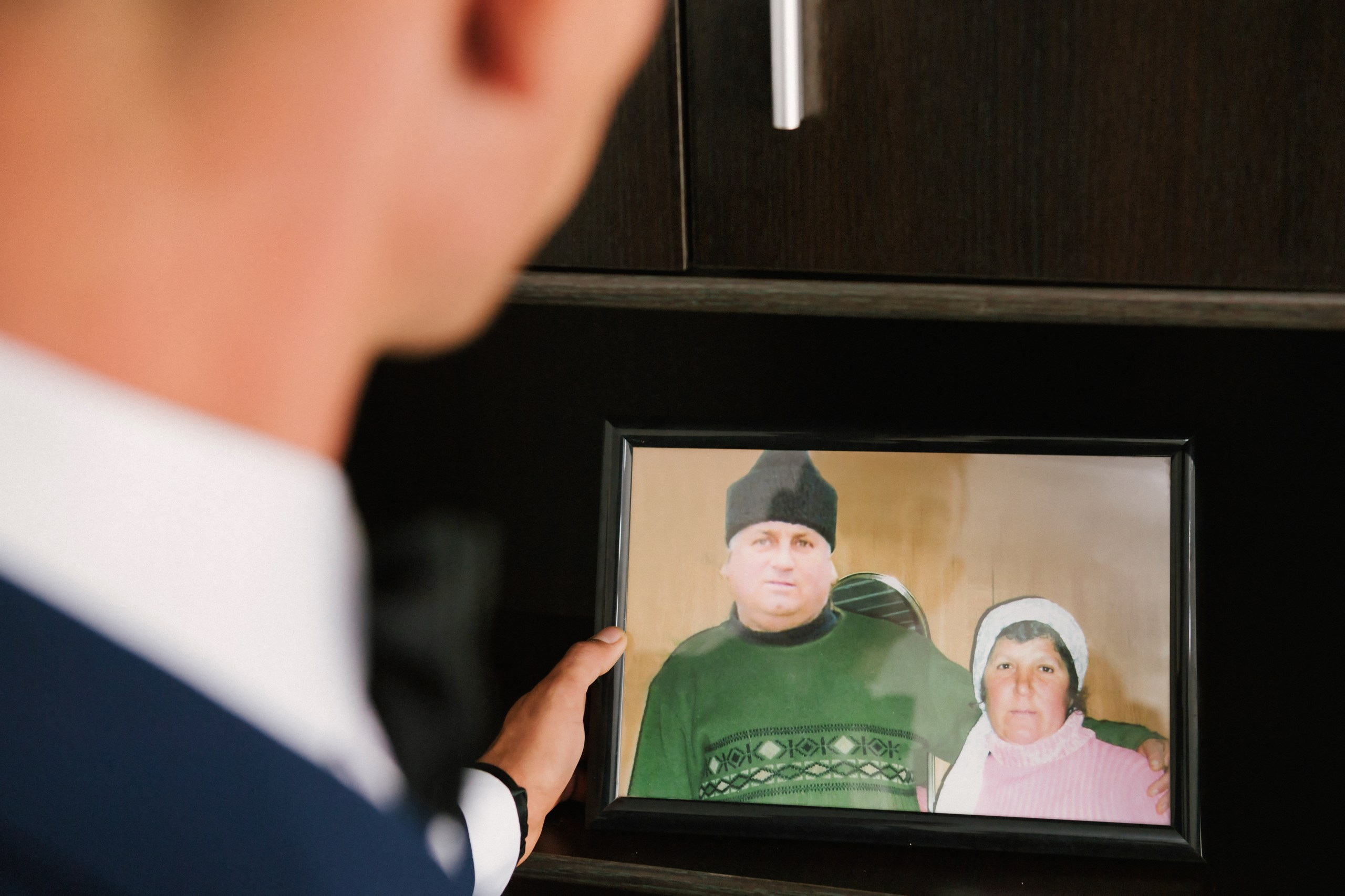 - nunta--fotograf-profesionist-botosani - fotografie-nunta-romantica - imagini-nunta-in-natura-alin-chirila-fotograf - fotografii-cuplu-indragostit-nunta-botosani - sedinta-foto-miri-andrei-iustina-alinofotostudio - amintiri-din-nunta-realizate-de-fotograf-profesionist - povestea-nuntii-andrei-si-iustina-in-imagini-alinofotostudio-fotograf evenimente- evenimente Botoșani -fotograf Suceava - fotograf Iași- servicii foto. servicii foto Botoșani. servicii foto video Botoșani. otograf-nunta-botosani-fotograf nunta. fotograf evenimente. fotograf nunta Botoșani. Alin chirila. Alin chirila fotograf. Alinofotostudio.- servicii foto. servicii foto Botoșani. servicii foto video Botoșani. fotograf nunta. fotograf evenimente. fotograf nunta Botoșani. Alin chirila. Alin chirila fotograf. Alinofotostudio.fotograf stare civilă,poze stare civilă,album foto stare civilă,servicii foto suceava,fotograf evenimente suceava,fotograf nuntă suceava,poze cununie civilă,ședință foto stare civilă,sesiune foto suceava,fotograf profesionist suceava,fotograf botosani,stare civila botosani,alinofotostudio,alin chirila fotograf.servicii foto. servicii foto Botoșani. servicii foto video Botoșani. fotograf nunta. fotograf evenimente. fotograf nunta Botoșani. Alin chirila. Alin chirila fotograf. Alinofotostudio.fotograf stare civilă,poze stare civilă,album foto stare civilă,servicii foto suceava,fotograf evenimente suceava,fotograf nuntă suceava,poze cununie civilă,ședință foto stare civilă,sesiune foto suceava,fotograf profesionist suceava,fotograf botosani,stare civila povestitor prin fotografiebotosani,alinofotostudio,alin chirila fotograf,servicii foto. servicii foto Botoșani. servicii foto video Botoșani. fotograf nunta. fotograf evenimente. fotograf nunta Botoșani. Alin chirila. Alin chirila fotograf. Alinofotostudio.fotograf stare civilă,poze stare civilă,album foto stare civilă,servicii foto suceava,fotograf evenimente suceava,fotograf nuntă suceava,poze cununie civilă,ședință foto stare civilă,sesiune foto suceava,fotograf profesionist suceava,fotograf botosani,stare civila botosani,alinofotostudio,alin chirila fotograf,cununie religioasă botoșani,andreea și neculai,capela militară botoșani,foto conacul zăicești,fotograf nuntă botoșani,fotograf cununie religioasă,foto evenimente botoșani,poze cununie capela militară,ședință foto zăicești,fotograf profesionist botoșaniMire și mireasă – Sergiu & Liliana – ziua nunții, 2024 - Emoții în ziua nunții – Sergiu și Liliana - Dansul mirilor – fotografie artistică nuntă 2024 - Sedinta foto romantică în natură – Sergiu & Liliana - Rochia de mireasă și detalii de nuntă elegan-Album de cununie civilă Florin și Anda – Fotografii profesionale realizate de Alin Chirilă în Botoșani -fotograf prin fotografie-Ședință foto Trash the Dress pe muntele Rarău cu Iulian și Iuliana – fotografie de cuplu, natură montană, emoție autentică surprinsă de Alin Chirilă, povestitor prin fotografie.- "Iulian și Iuliana pe crestele Rarăului – fotografie Trash the Dress în natură" - "Cuplu îmbrățișat la apus pe muntele Rarău – ședință foto după nuntă" - "Rochie de mireasă în vânt pe munte – Trash the Dress Rarău-1. Iulian și Iuliana pe muntele Rarău – ședință foto Trash the Dress în natură, cu peisaj montan spectaculos 2. Cuplu în îmbrățișare pe Rarău – emoție autentică surprinsă după nuntă 3. Rochie de mireasă în bătaia vântului – fotografie artistică Trash the Dress în munți 4. Mire și mireasă privind spre orizont – dragoste și libertate pe muntele Rarău 5. Iuliana zâmbind în rochia de mireasă – portret în natură, Trash the Dress 6. Iulian ținându-și mireasa de mână – ședință foto romantică pe munte 7. Detaliu cu rochia pe stâncă – estetică naturală Trash the Dress Rarău 8. Cuplu în mers pe poteca Rarăului – fotografie simbolică de după nuntă 9. Apus de soare pe Rarău în spatele mirilor – imagine de poveste Trash the Dress 10. Iulian și Iuliana râzând împreună – momente autentice surprinse de Alin Chirilă, povestitor prin fotografie-fotograf-nunta-cerbu-botosan trash-the-dress-botosani Alin Chirilă Fotograf – fotograf de nuntă Botoșani-fotograf nuntă Botoșani-fotograf nuntă Cerbu Botoșani-fotograf profesionist nuntă Botoșani-fotografie de nuntă Botoșani-fotograf evenimente Botoșani-fotograf nuntă Moldova-fotograf trash the dress Botoșani - fotograf pregătirea mirilor Botoșani -fotograf ceremonie religioasă nuntă-fotograf petrecere nuntă Botoșani- fotograf nuntă Botoșani pregătirea mirelui- pregătirea mirelui fotografie nuntă Cerbu Botoșani-fotograf nuntă Botoșani pregătirea miresei -mireasă pregătiri nuntă Cerbu Botoșani-fotograf nuntă Botoșani nașii mirilor-ceremonie religioasă nuntă Cerbu Botoșani-fotograf nuntă Botoșani ceremonie religioasă biserică-petrecere nuntă Cerbu Botoșani invitați dans-fotograf nuntă Botoșani petrecere restaurant-ședință foto trash the dress-fotograf trash the dress Botoșani ședință foto după nuntă-Fotograf nuntă Botoșani – galerie foto reală de la evenimente