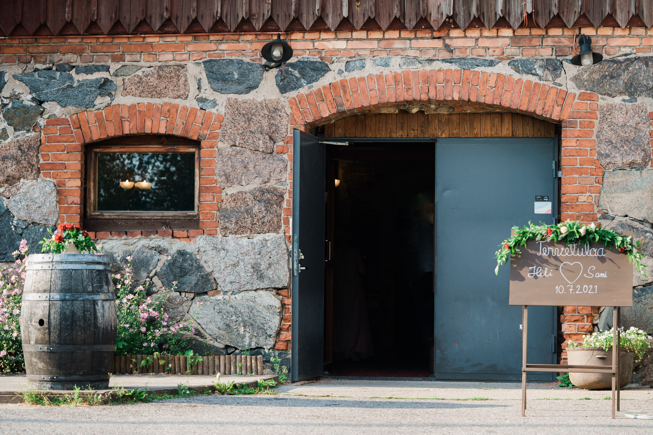 Agroksenmäen holvikellari hääkuvaus