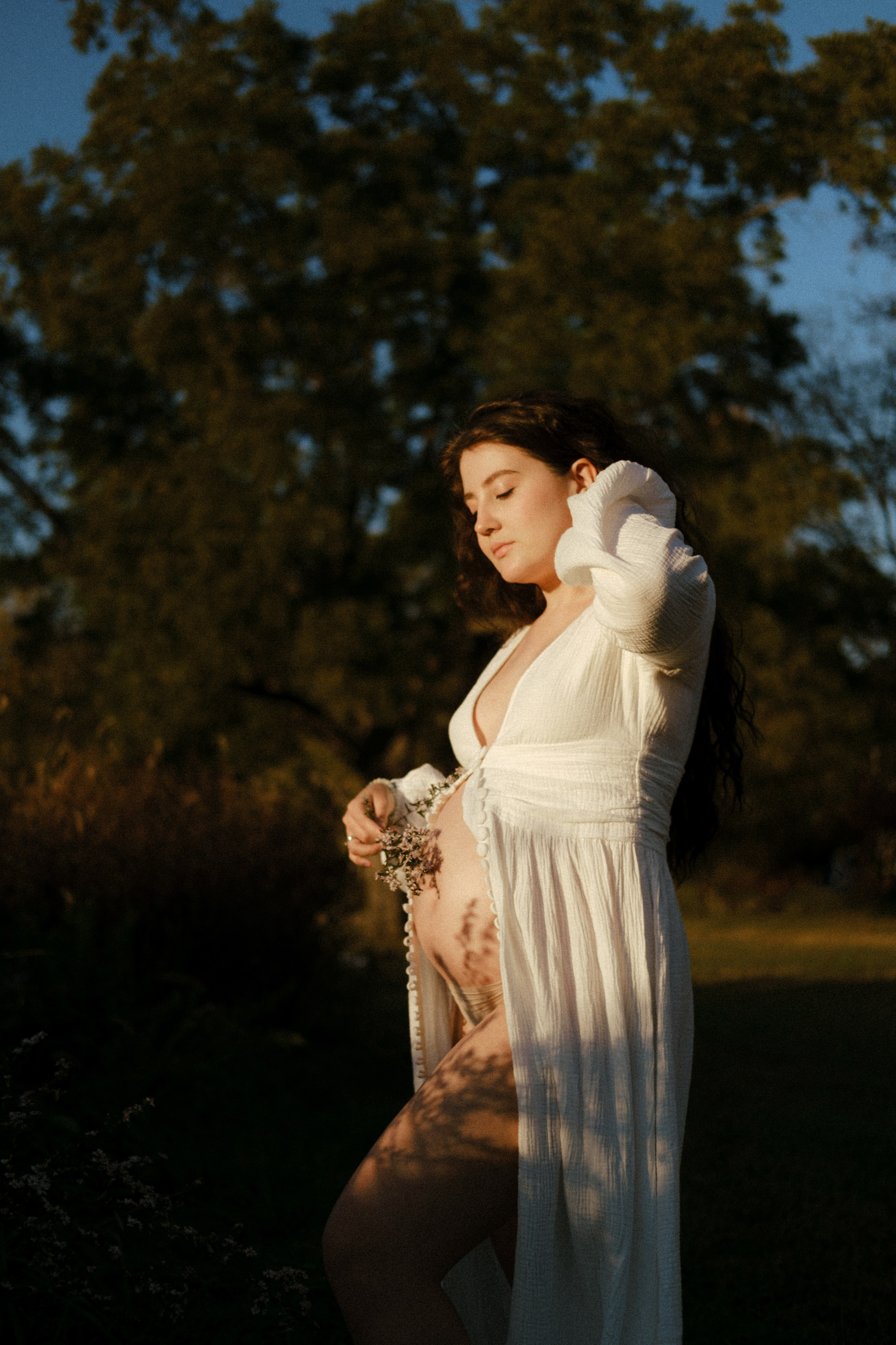 Dreamy maternity session Richmond, Virginia. Family Photographer Anna Dobrovolskaia | Richmond, VA