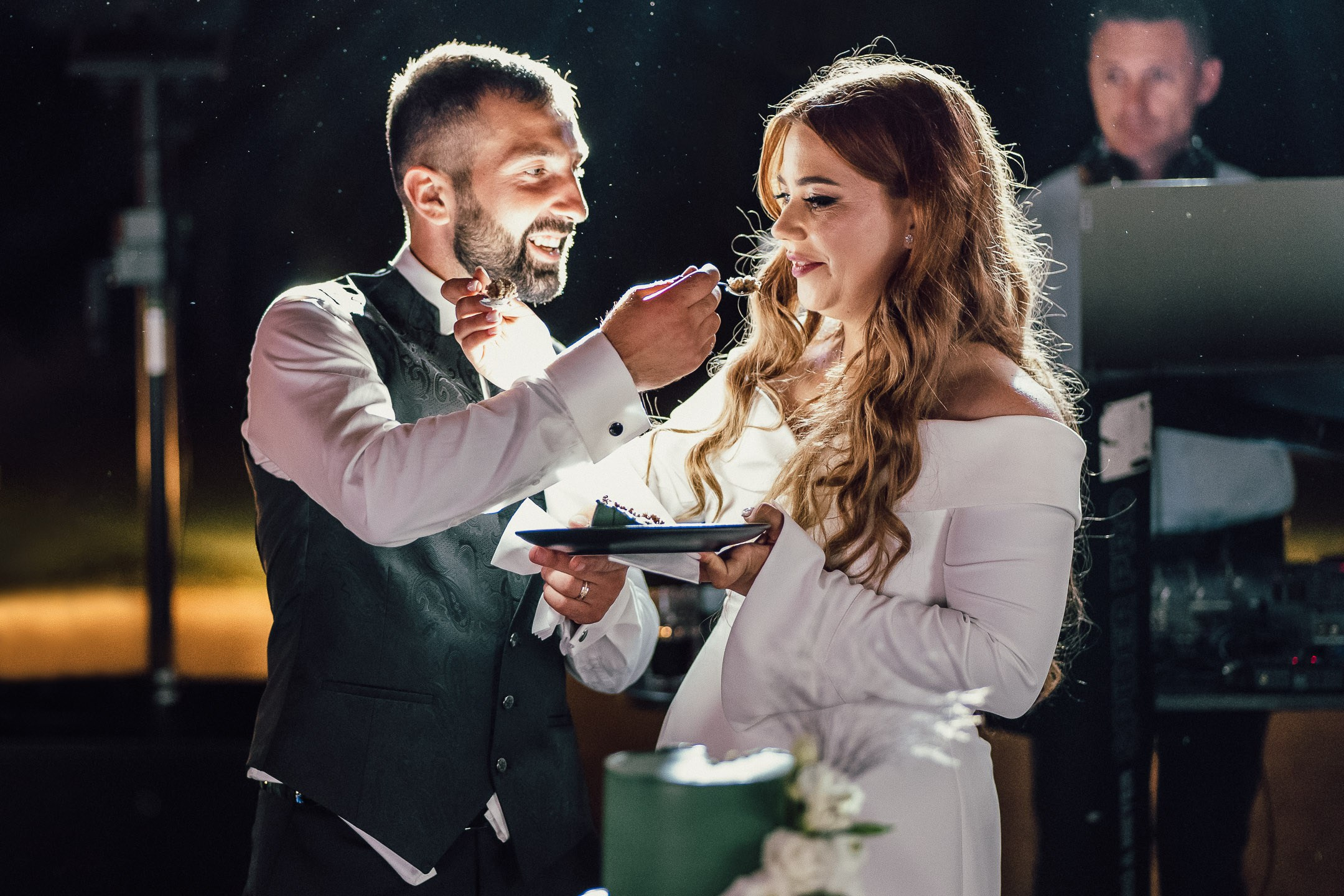 Nuntă la Motel Gilău în aer liber - Fotograf Nuntă Cluj. Horatiu Fat: Fotograf si Videograf Profesionist Nunta Cluj-Napoca